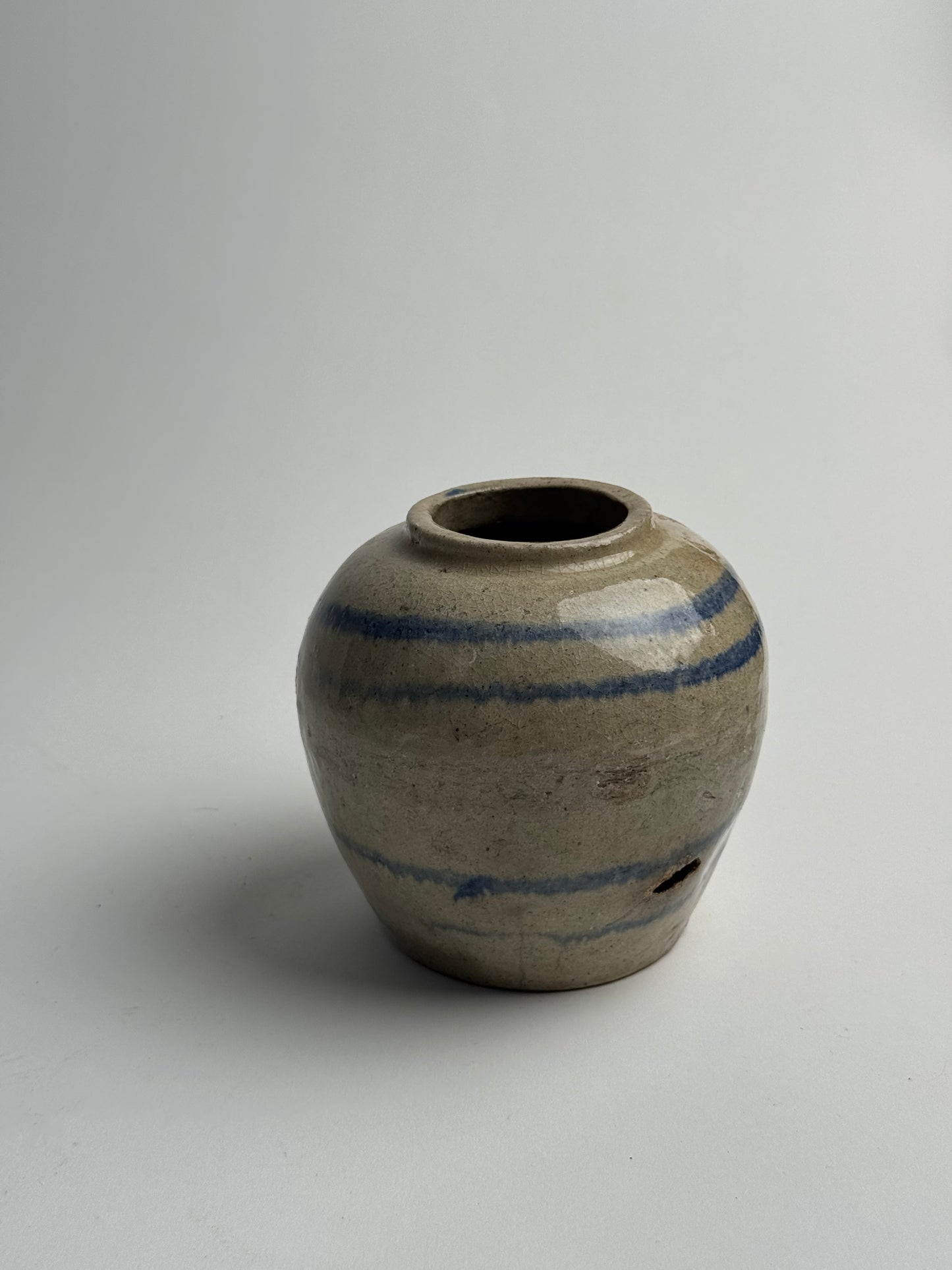 Line Detail Antique Ginger Jar