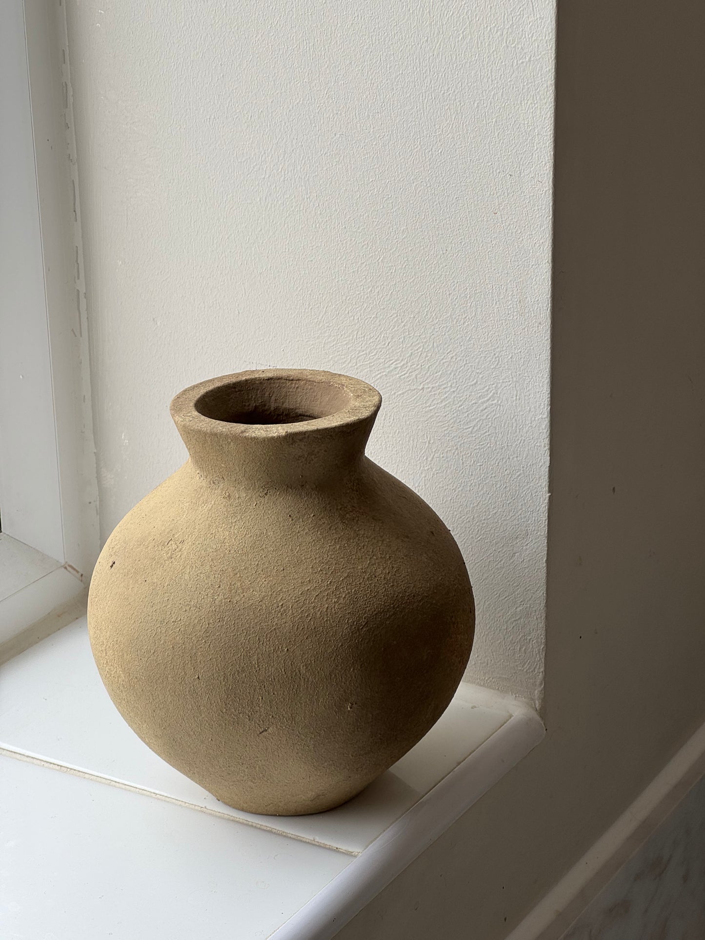 Up-cycled | warm brown rounded tapered vase