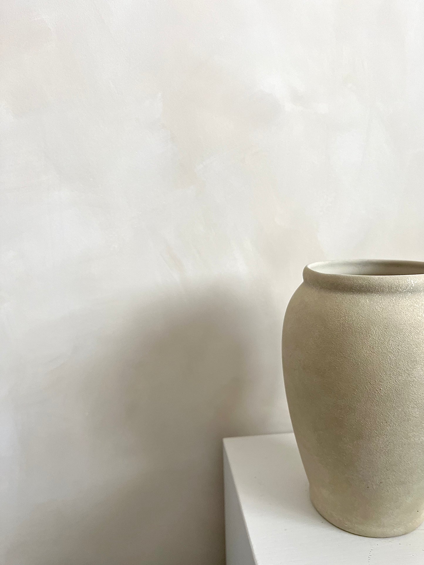 CLOUD | light beige classic vase