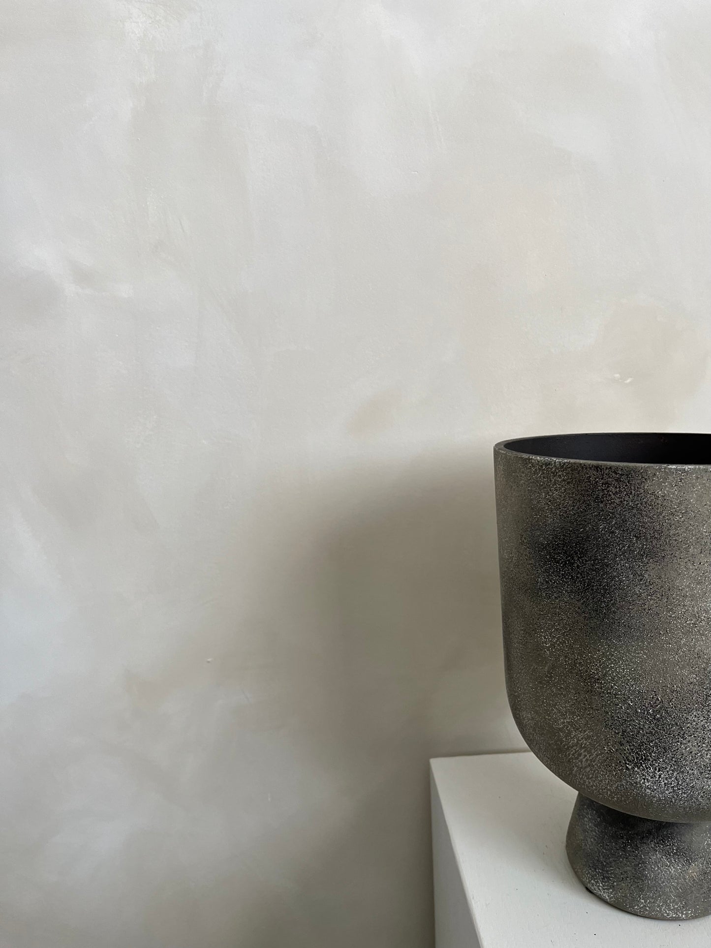 EARTH | earthy brown pedestal planter