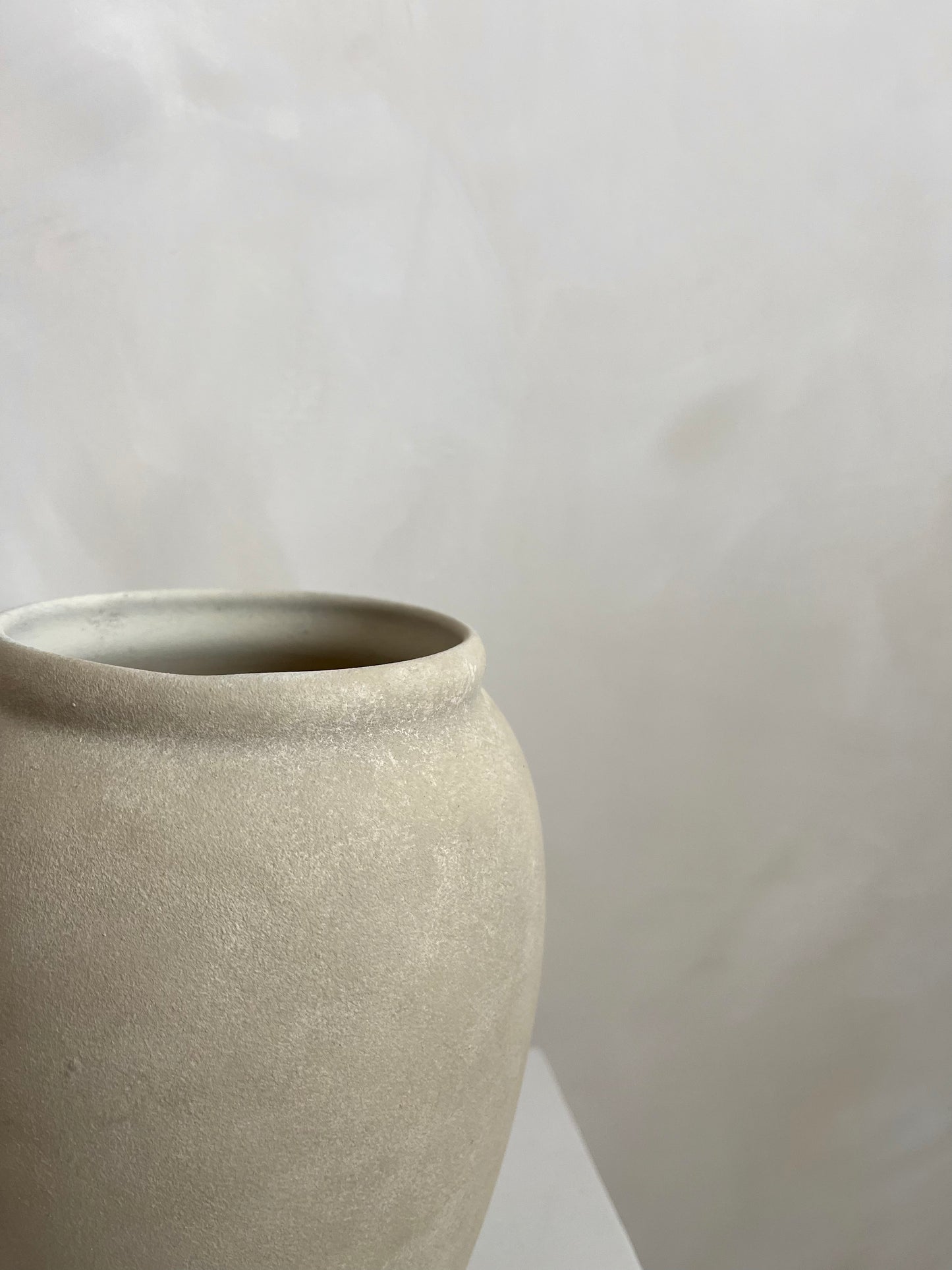 CLOUD | light beige classic vase