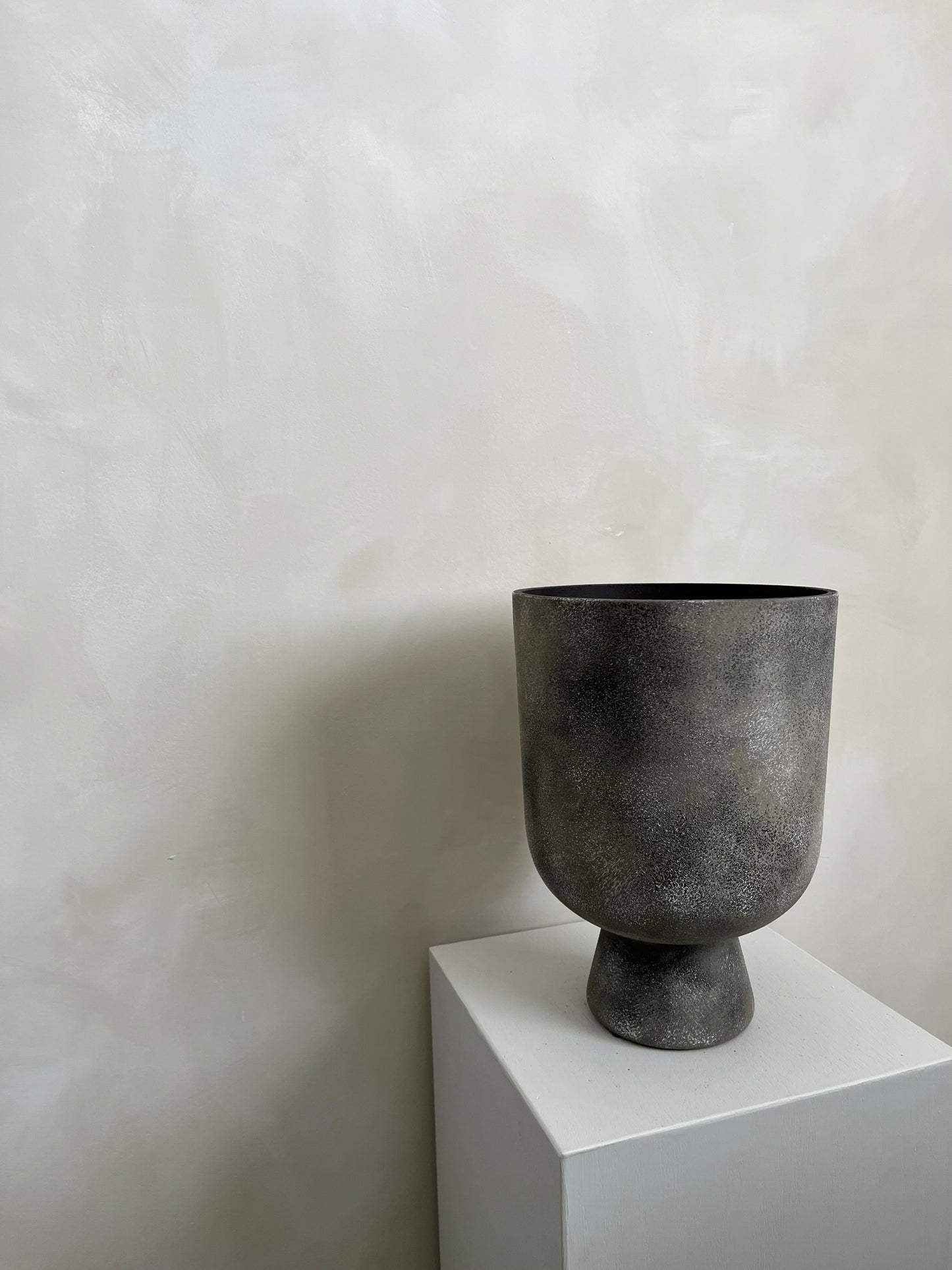 EARTH | earthy brown pedestal planter