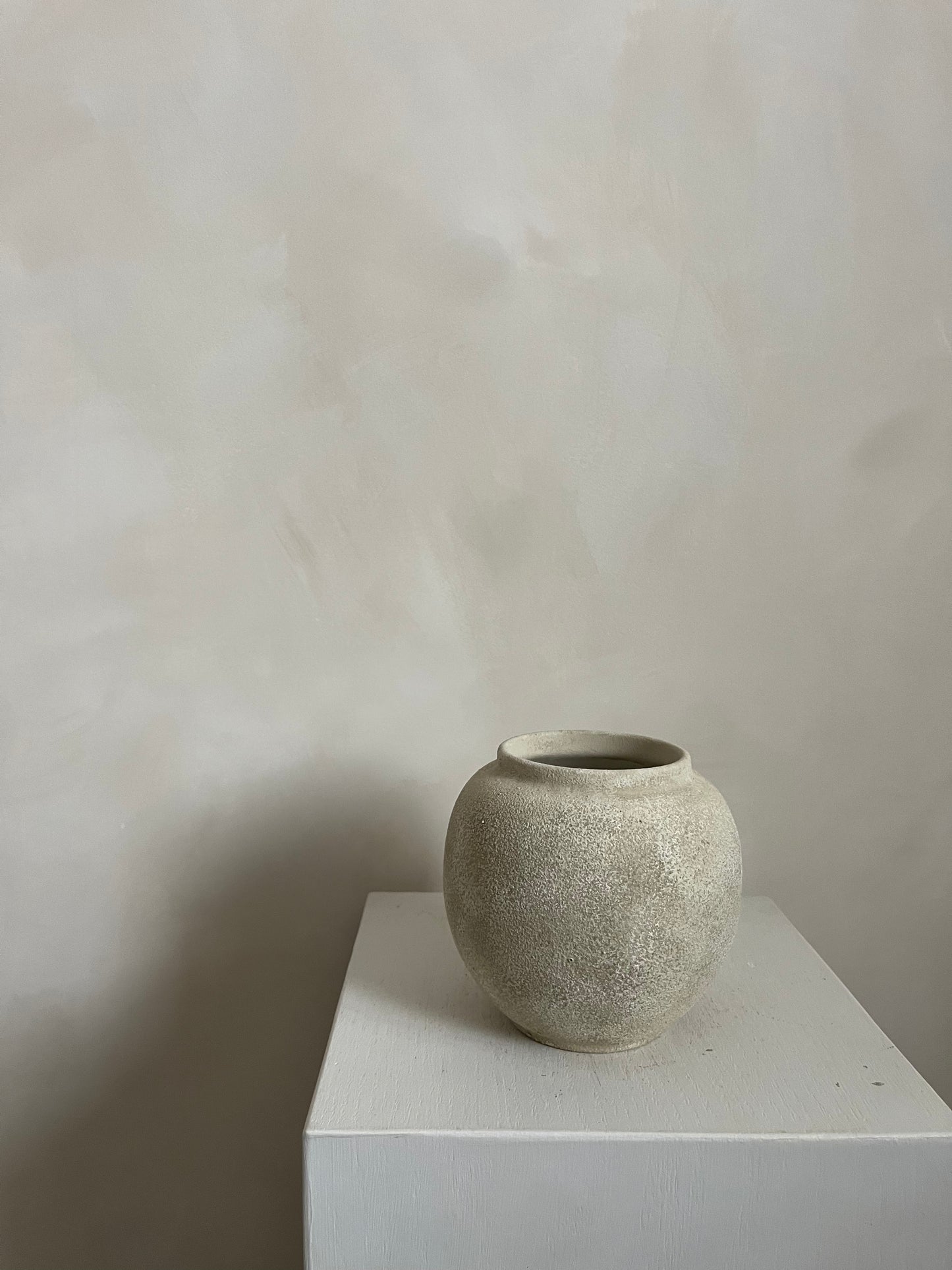 CLOUD  |  small beige textured vase