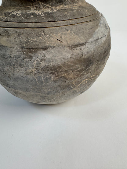 Rounded Nong Phai pot
