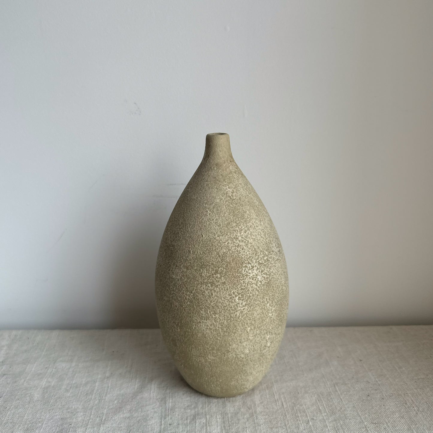 CLOUD  |  mottled beige teardrop vase