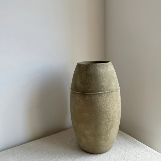 EARTH  |  Earthy brown line detail rustic vase