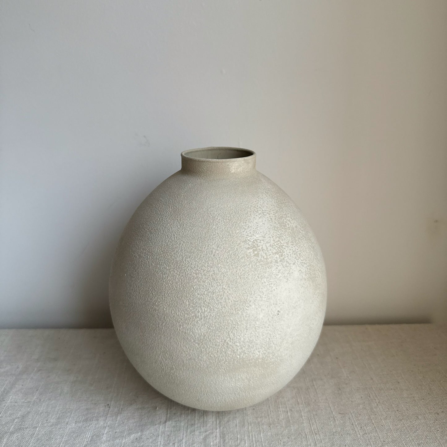 CLOUD  |  light beige rounded vase