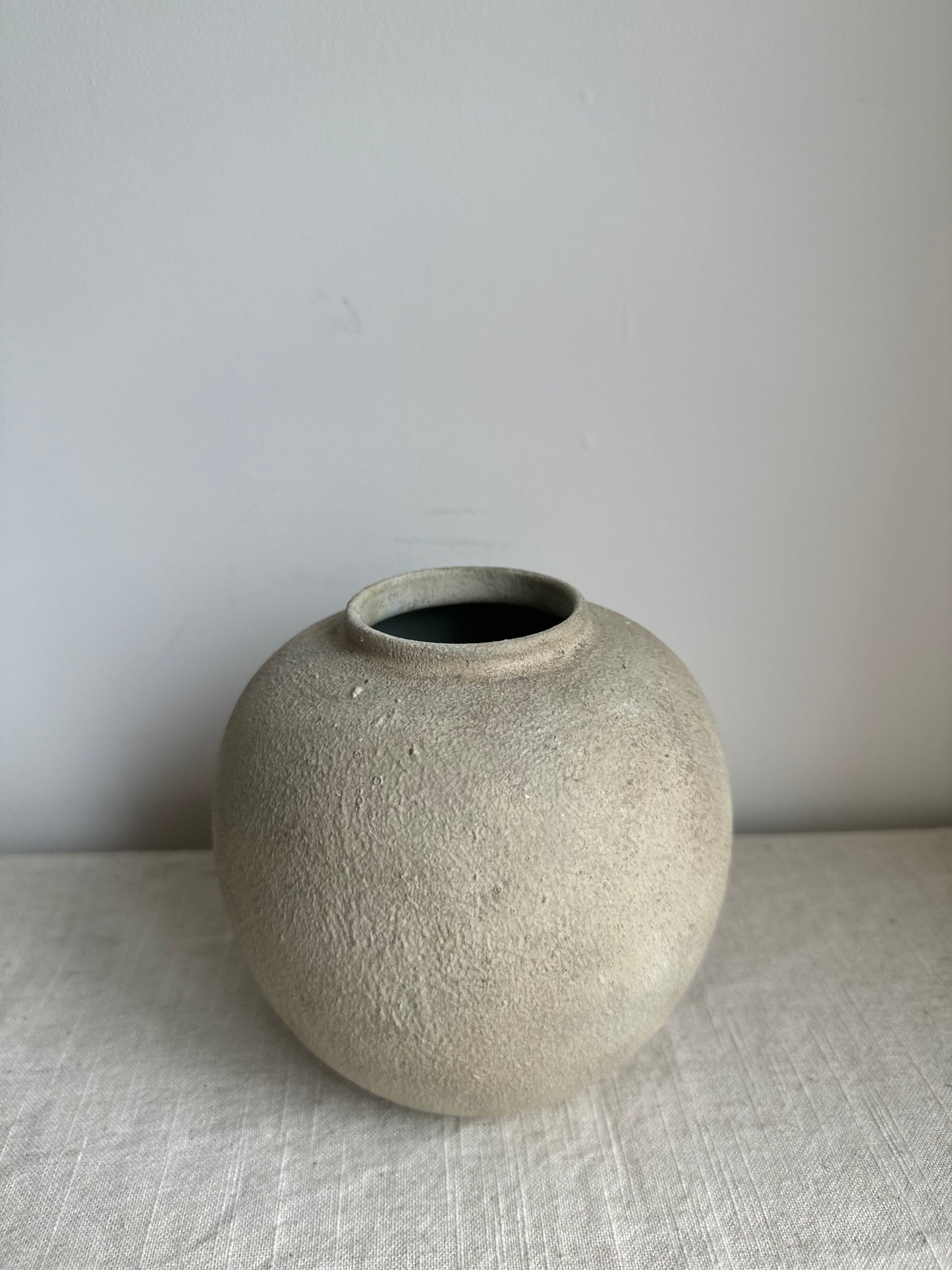 CLOUD  |  beige rounded pot