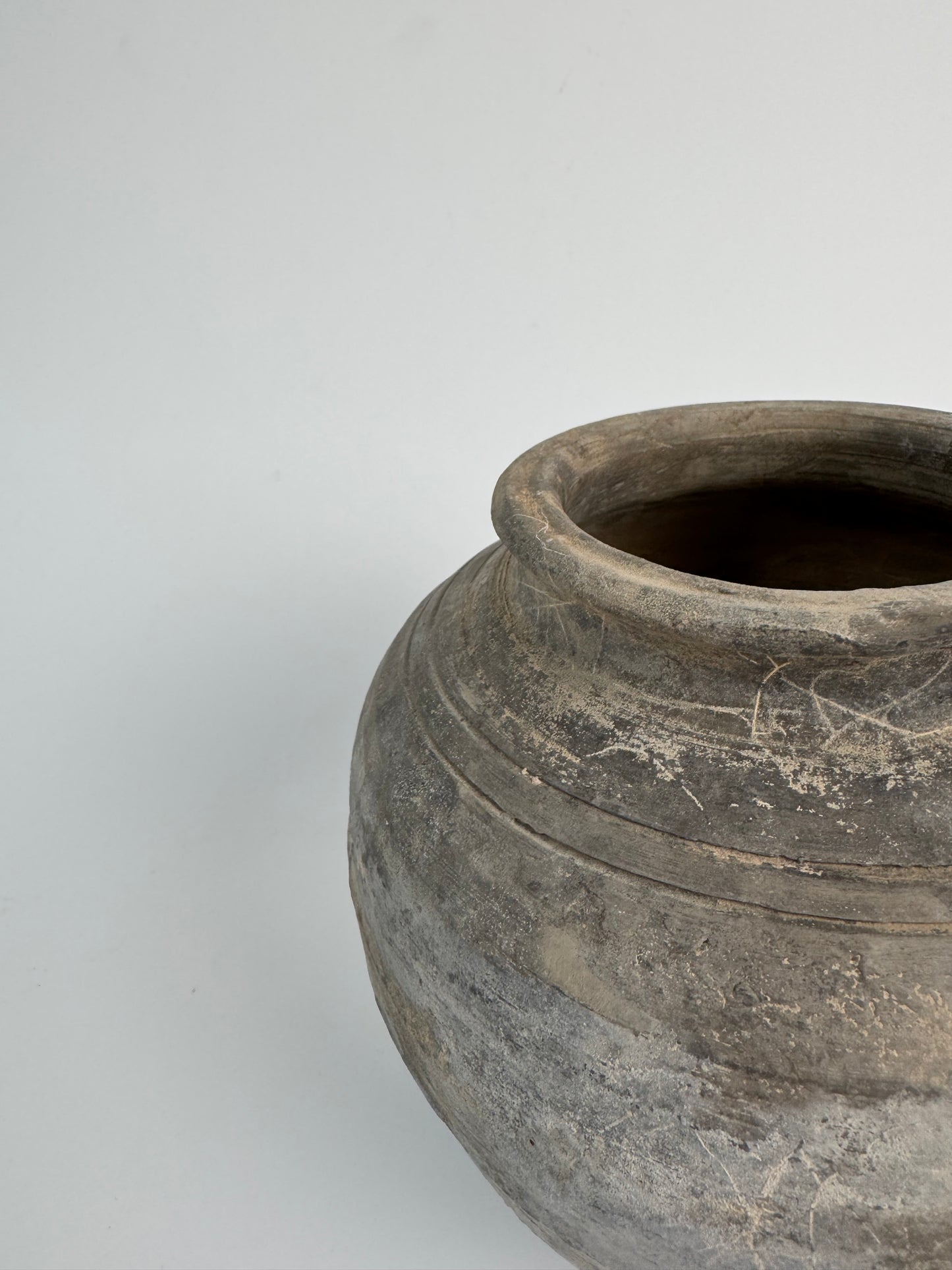 Rounded Nong Phai pot