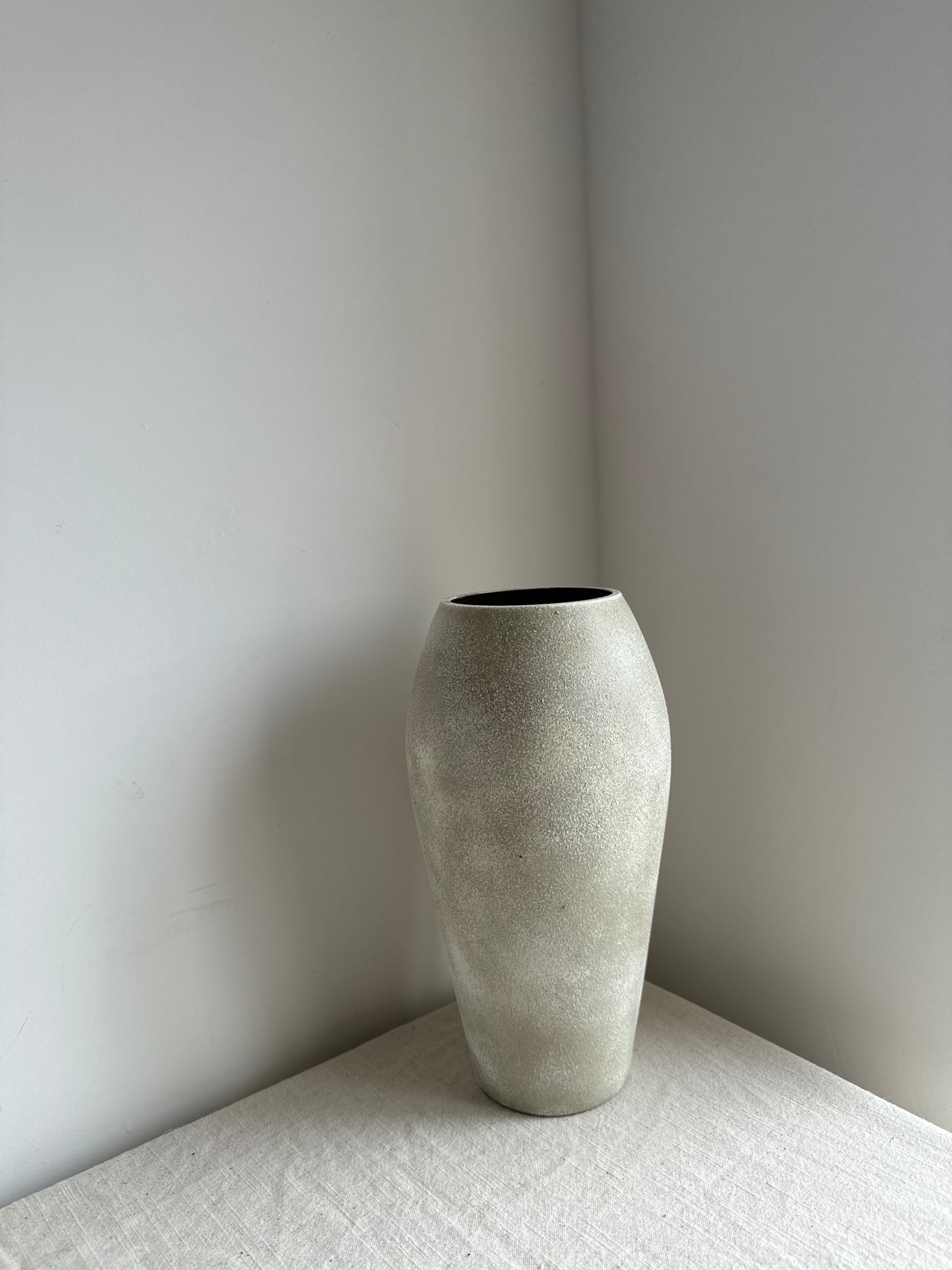 CLOUD  |  light greige stone effect vase