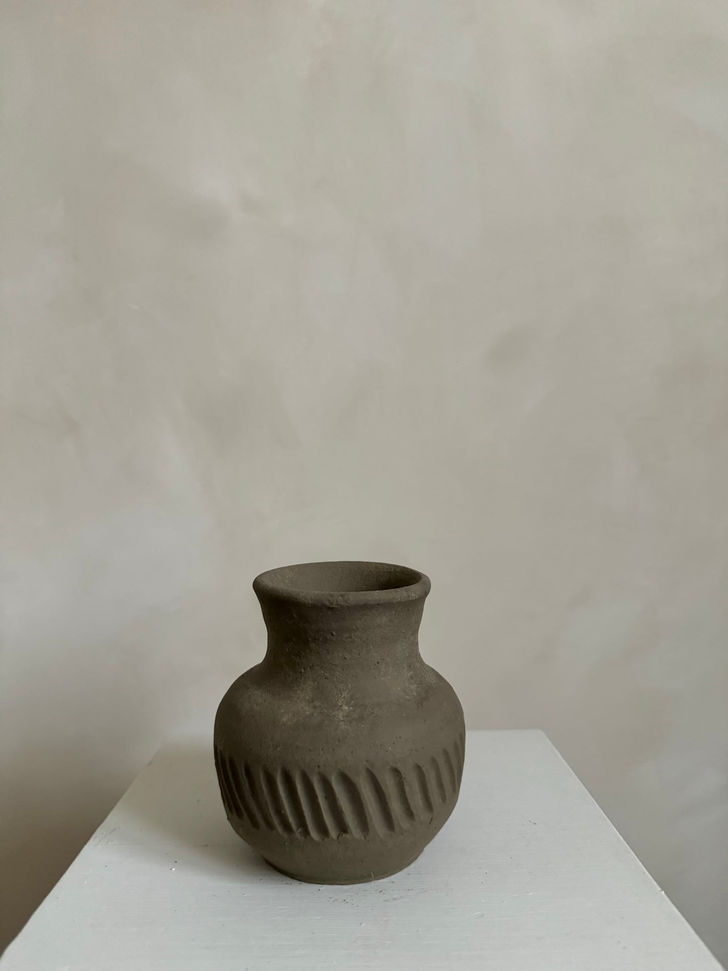 EARTH  |  Small brown line detail quirky vase