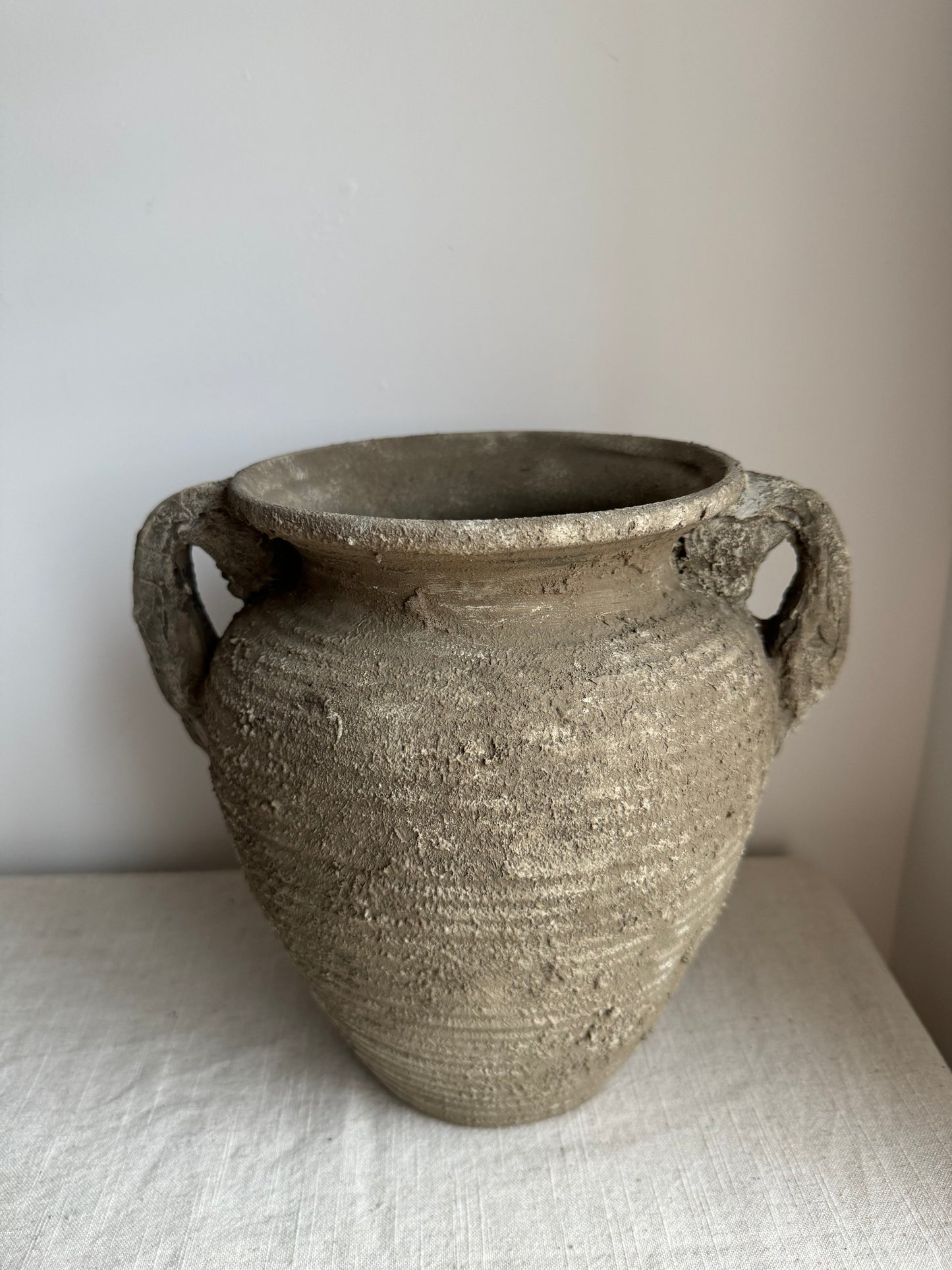 EARTH  |  textured earthy handled pot