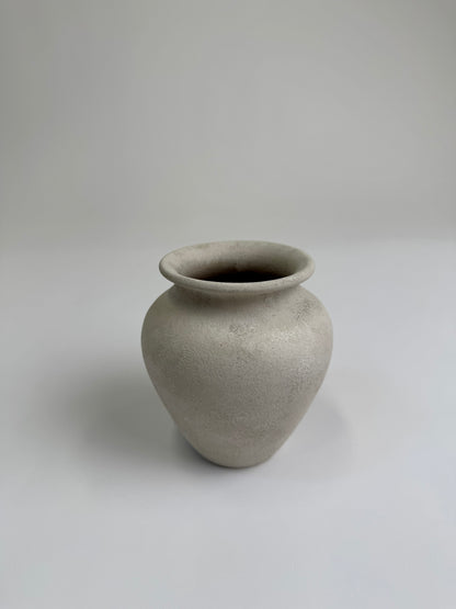 Up-cycled  |  light beige /off-white small classic urn