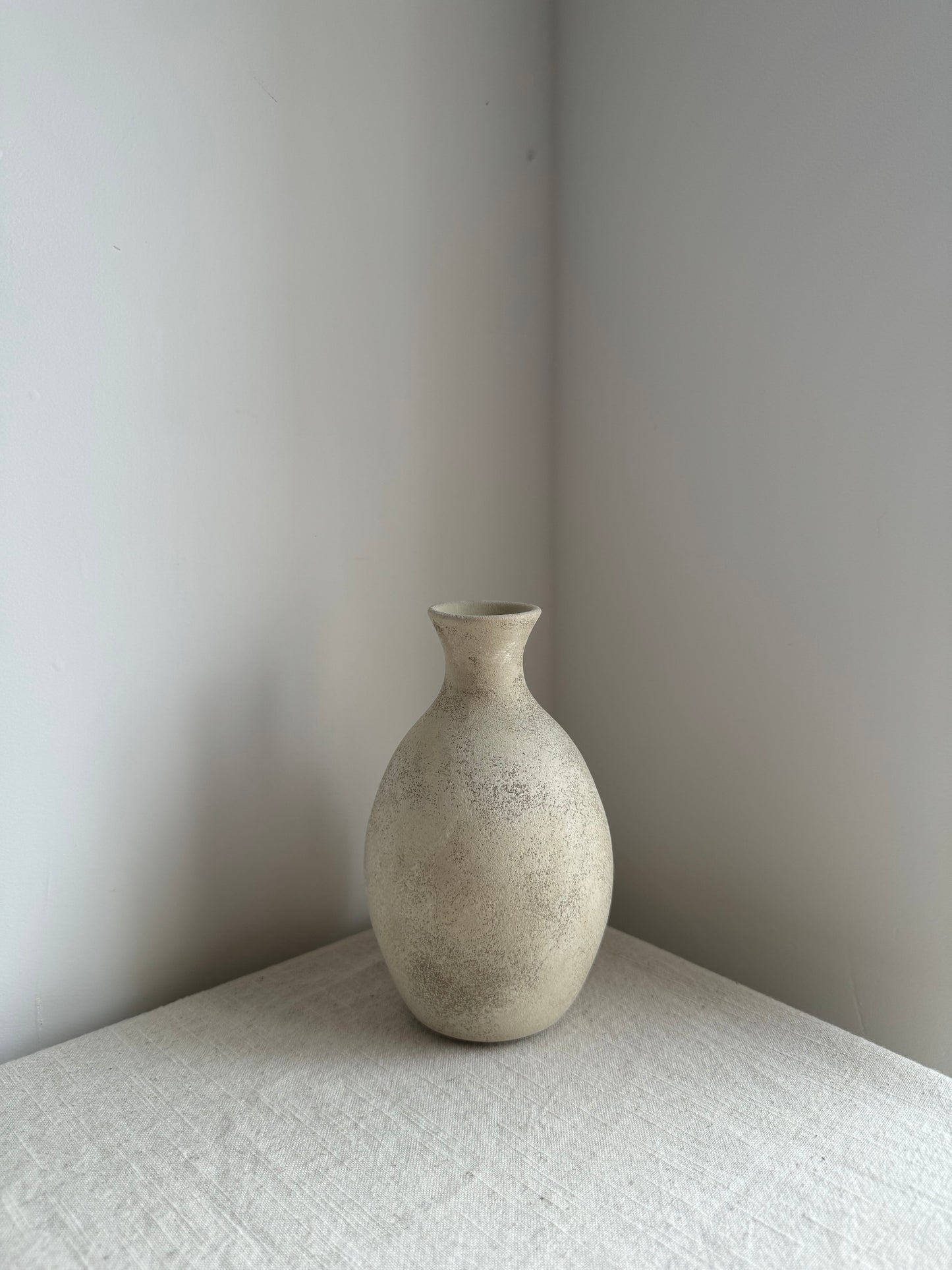 CLOUD  |  light beige teardrop vase