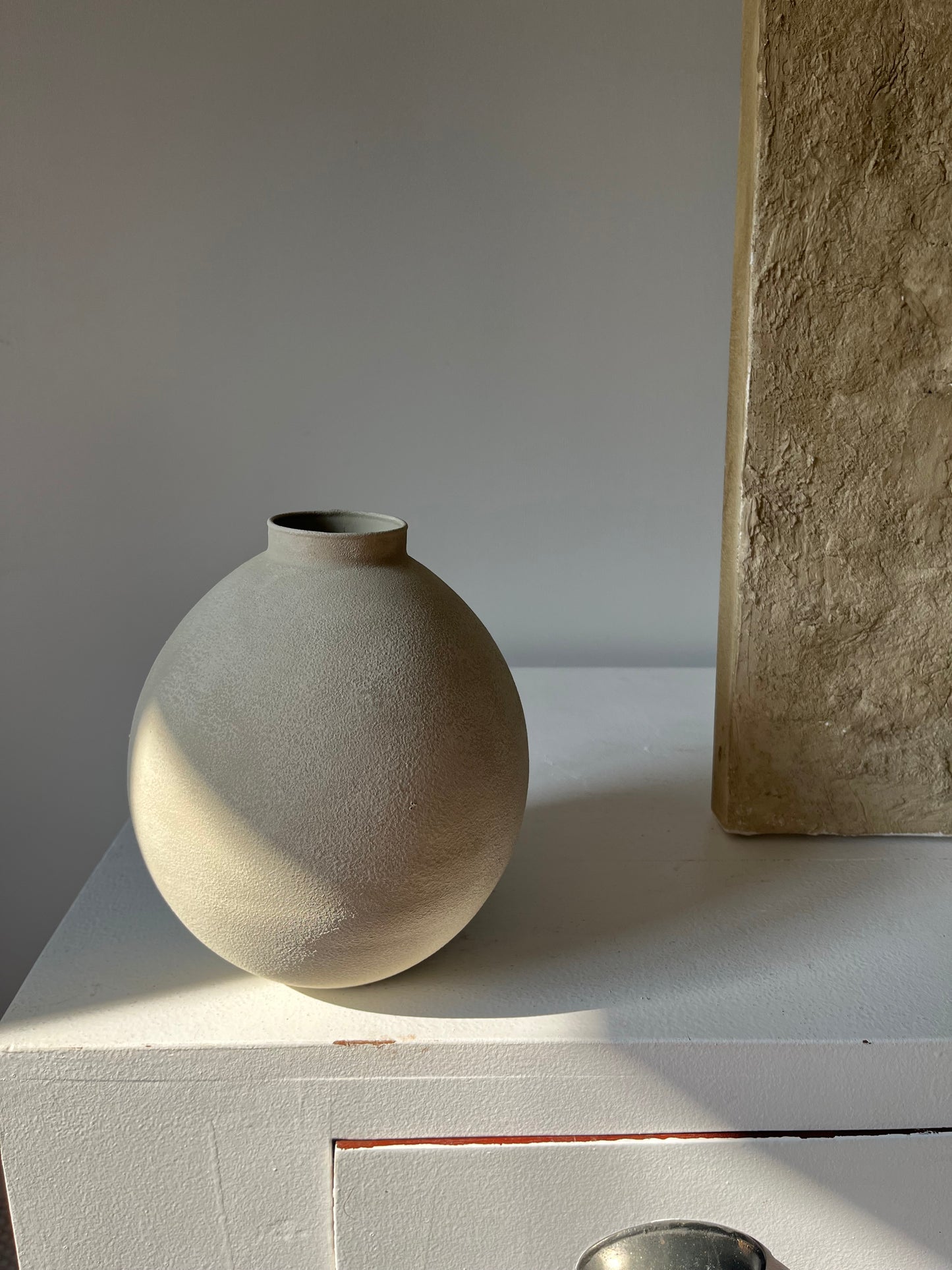 CLOUD  |  light beige rounded vase