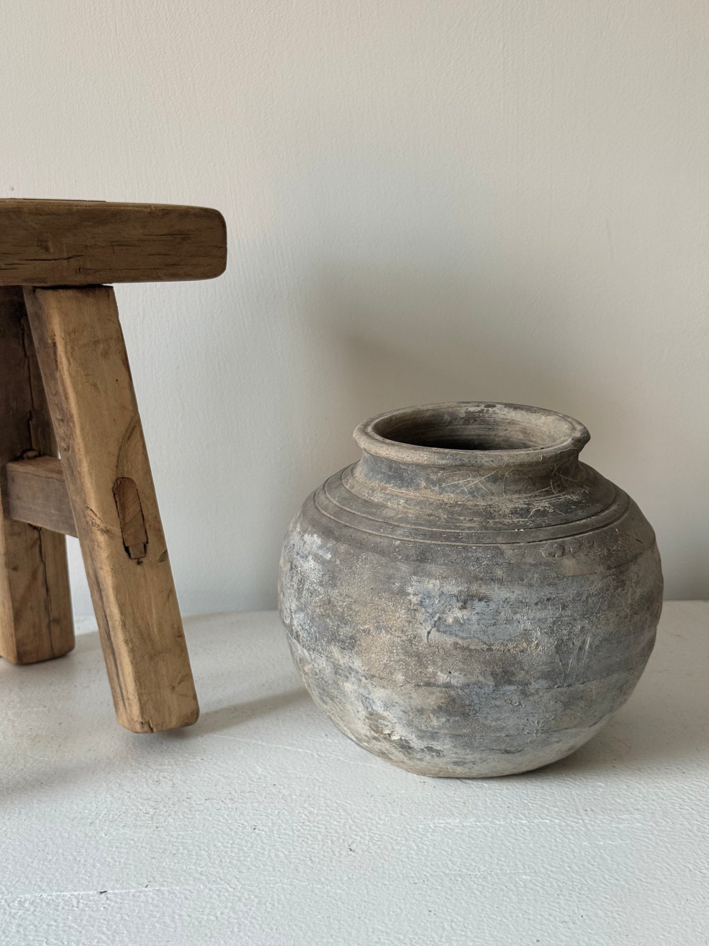 Rounded Nong Phai pot