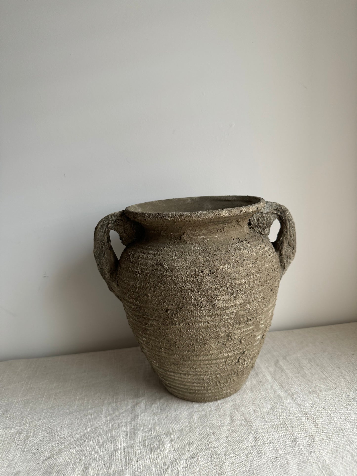 EARTH  |  textured earthy handled pot