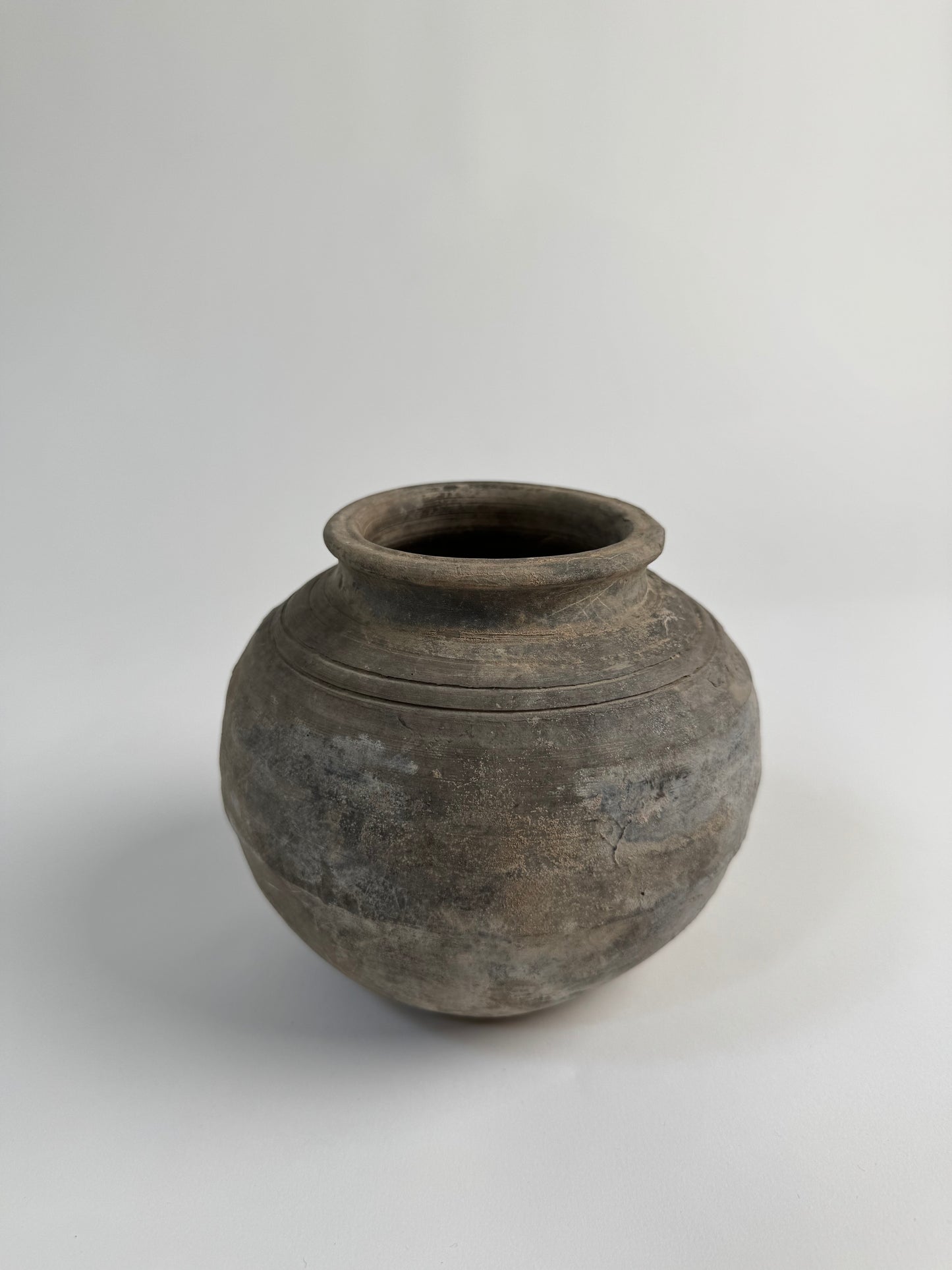 Rounded Nong Phai pot