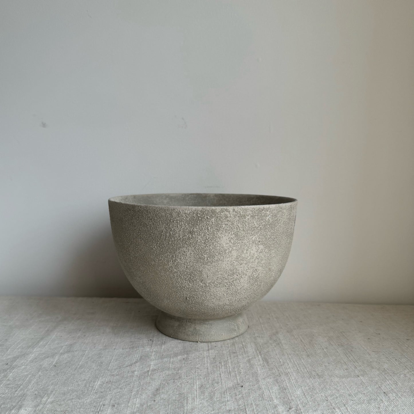 CLOUD  |  beige pedestal decorative bowl