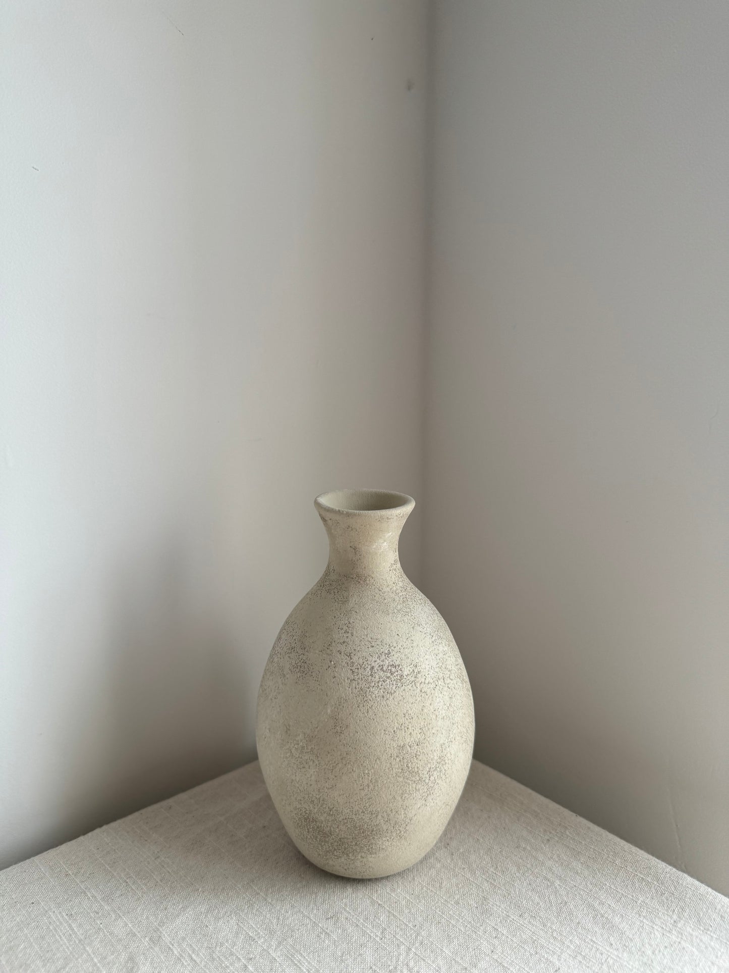 CLOUD  |  light beige teardrop vase