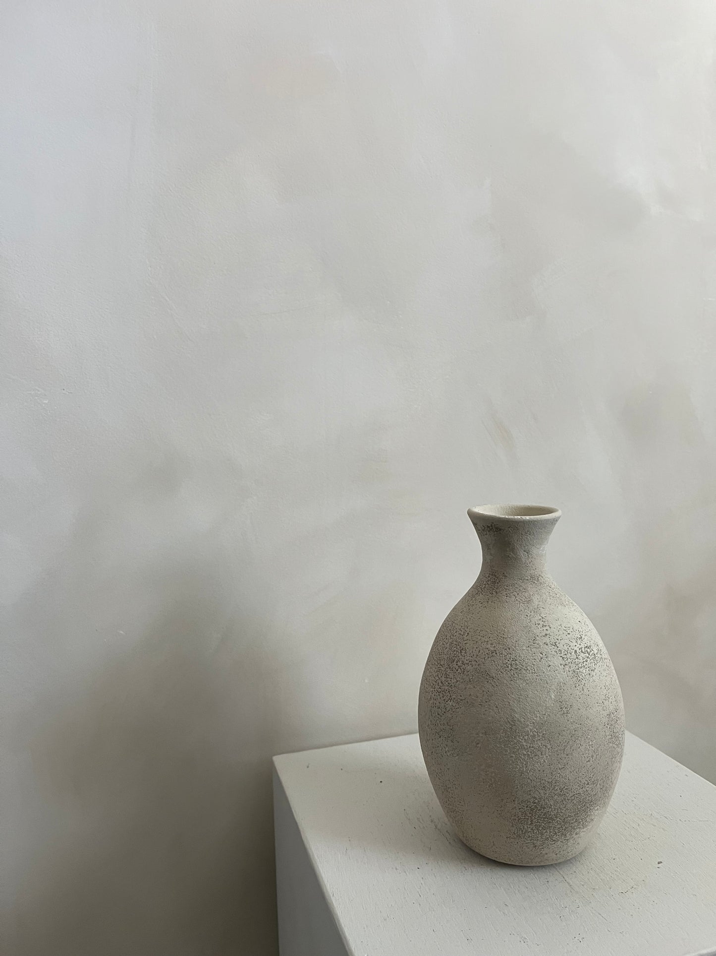 CLOUD  |  light beige teardrop vase