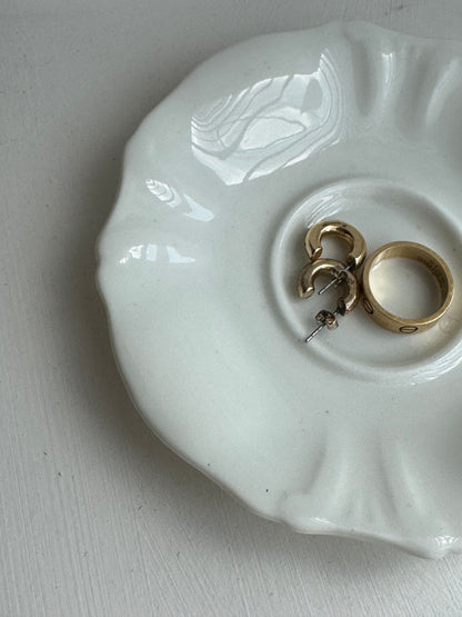 Victorian antique white glazed trinket dish