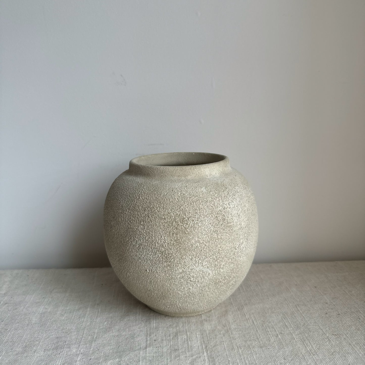 CLOUD  |  small beige textured vase