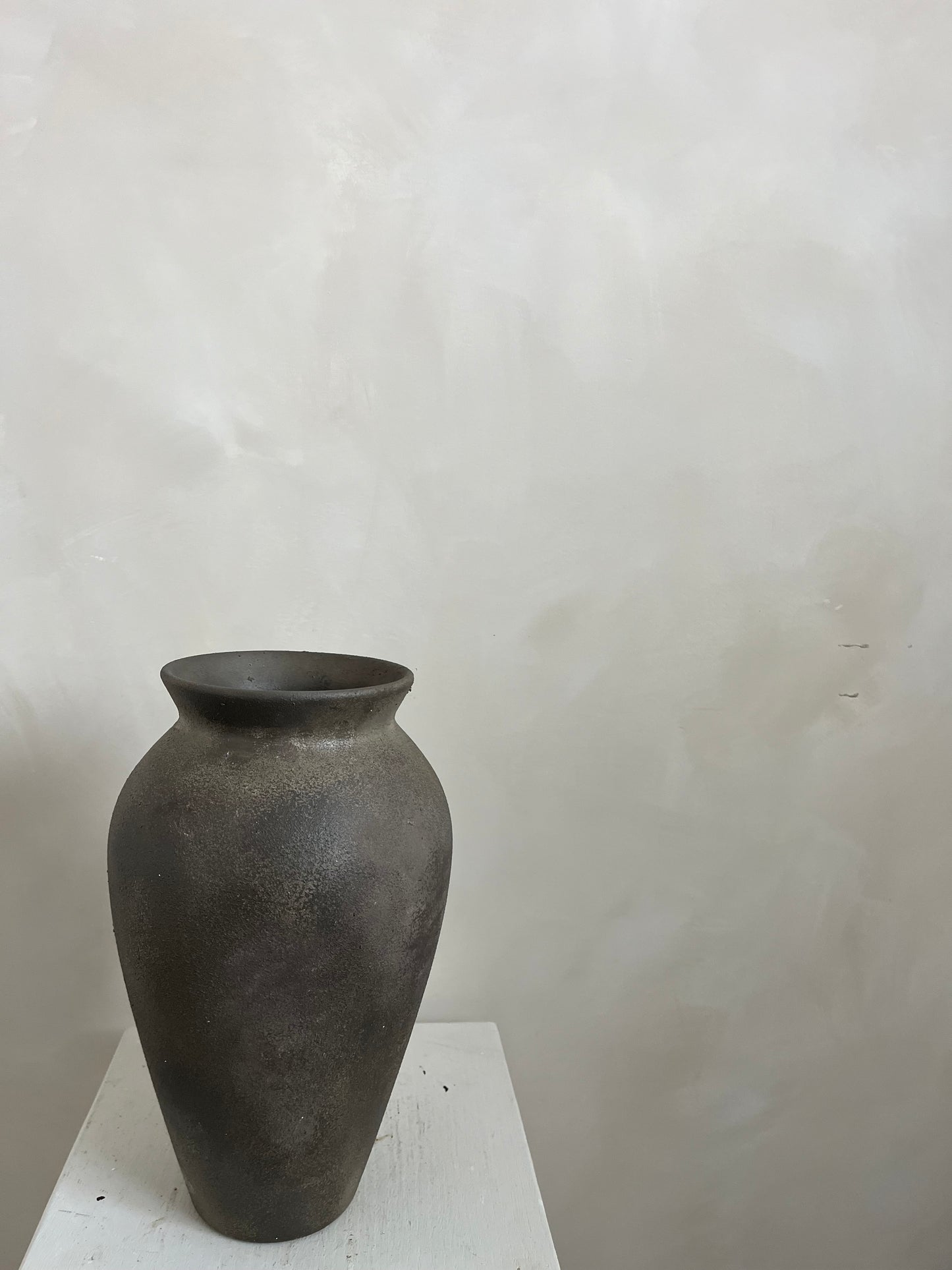 EARTH  |  dark brown classic slim vase