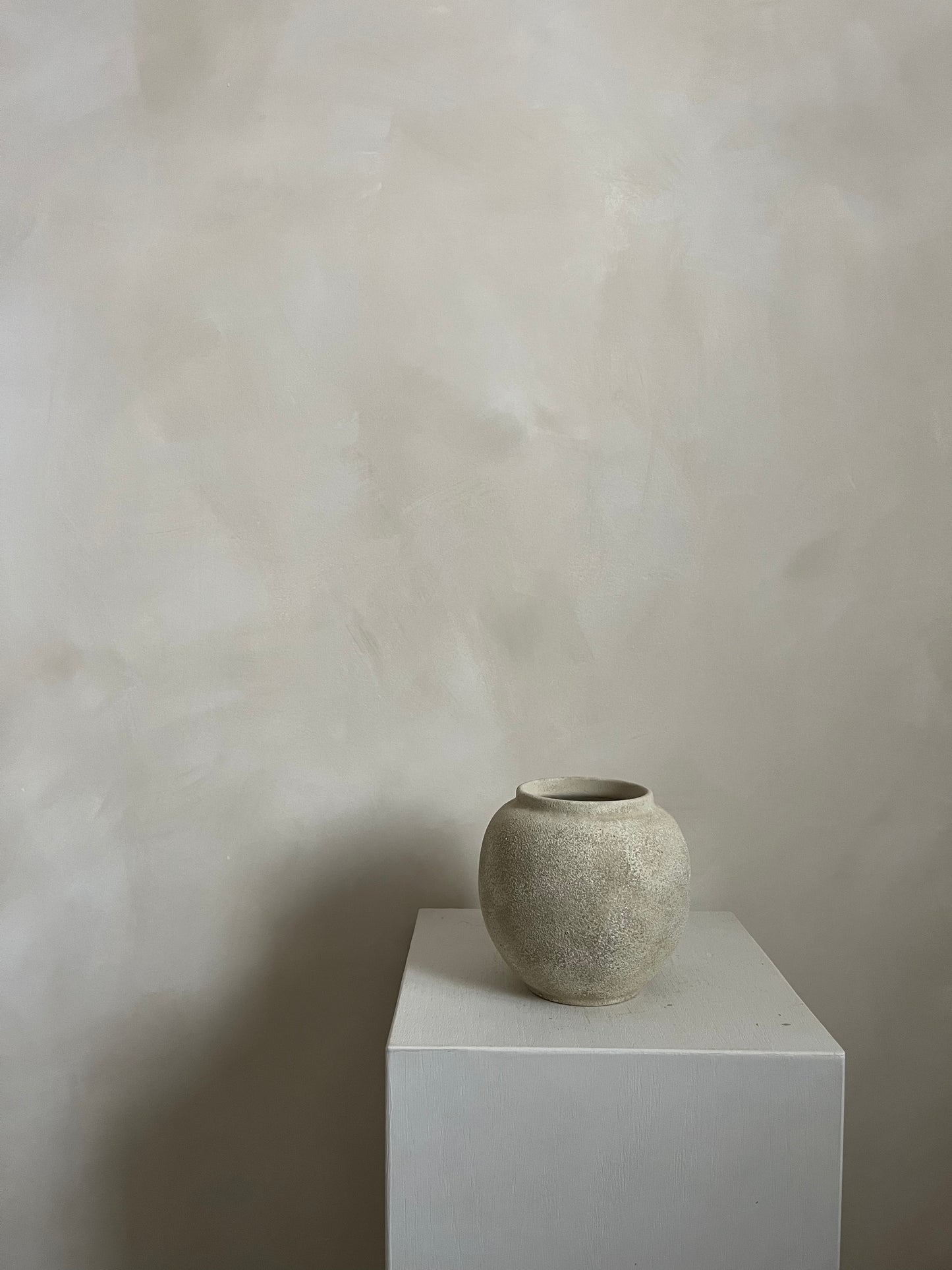 CLOUD  |  small beige textured vase