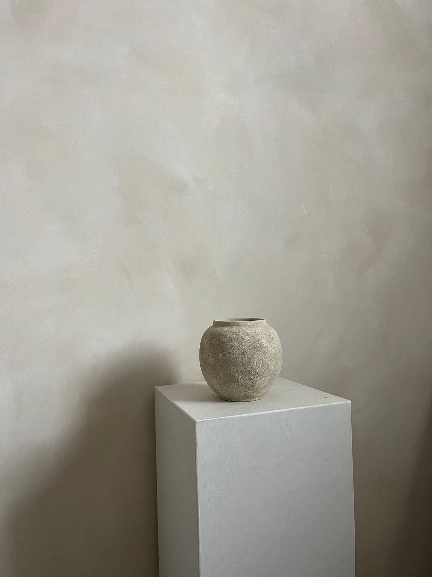 CLOUD  |  small beige textured vase