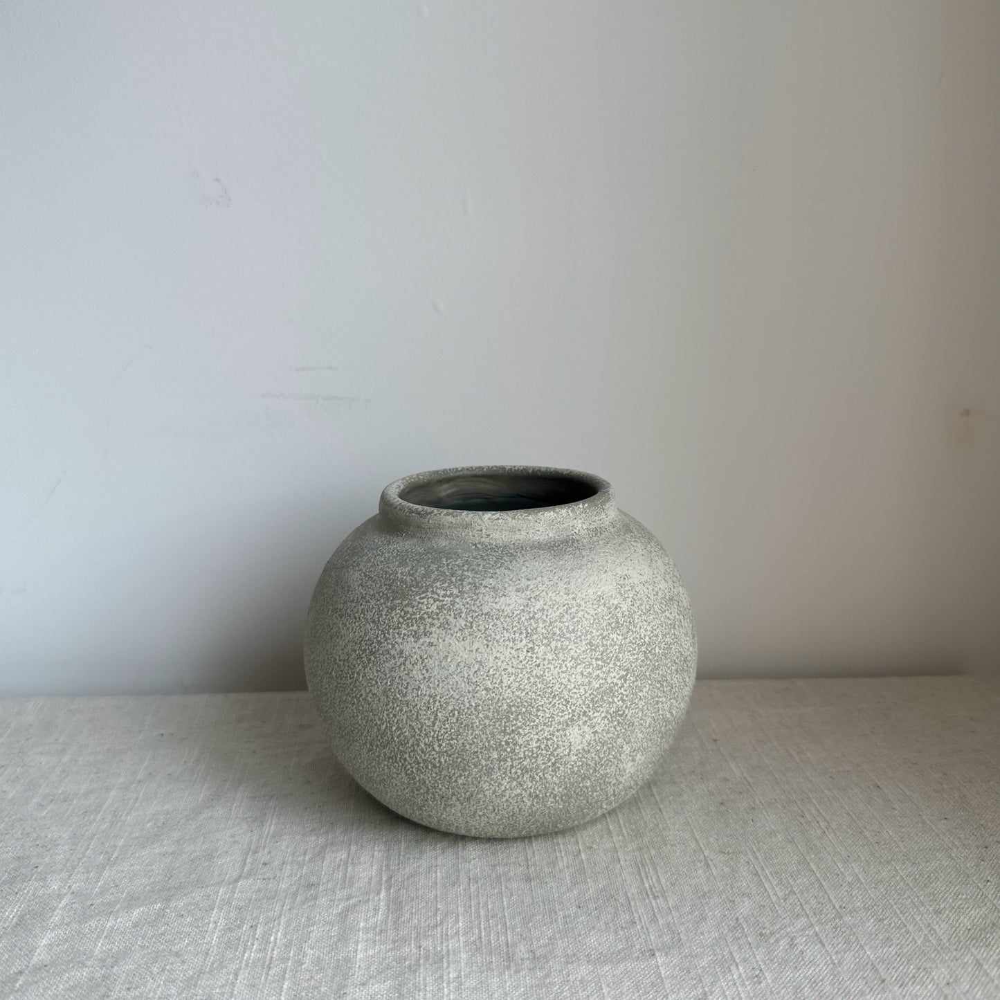 CLOUD  |  greige textured pot