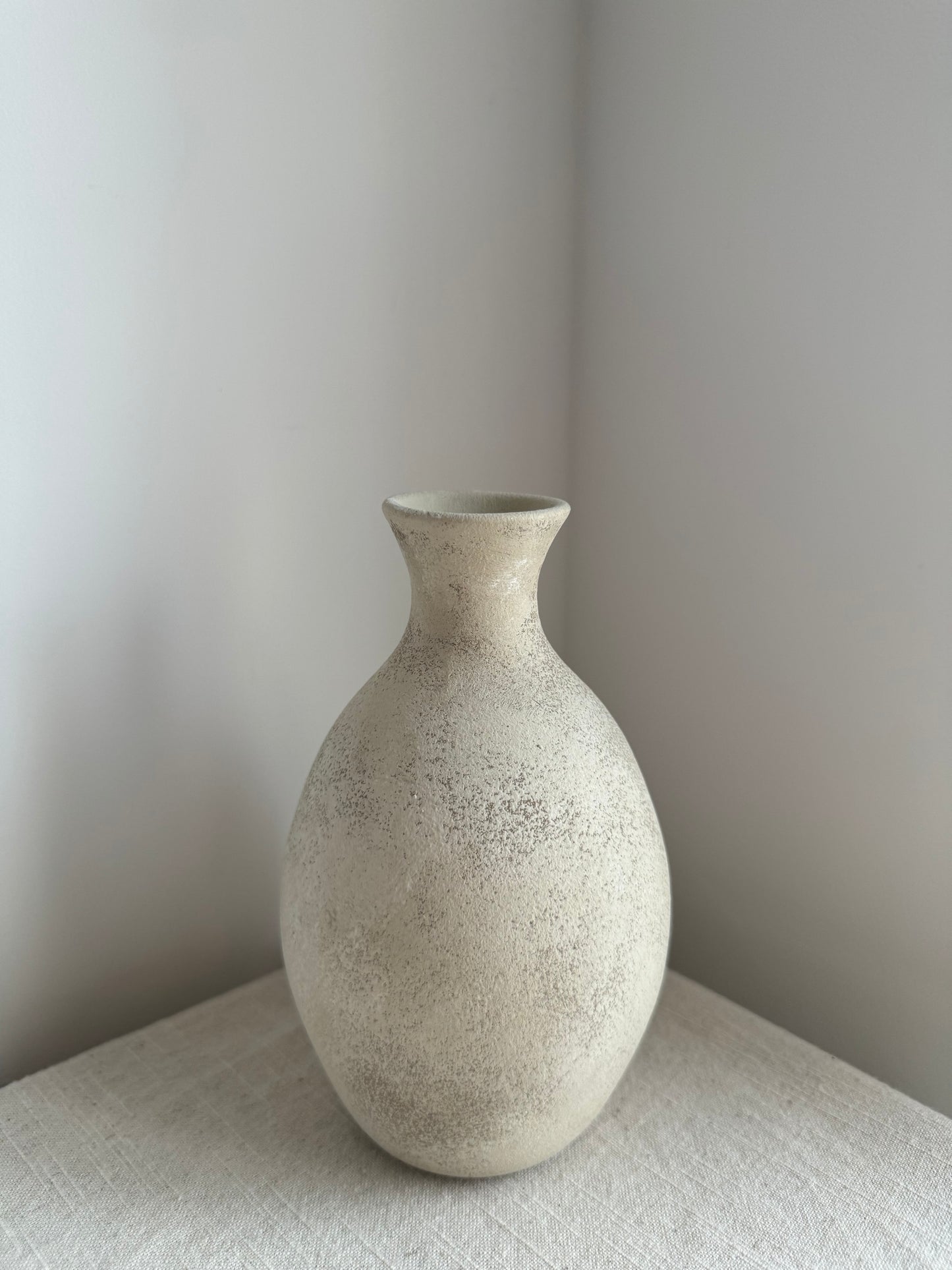 CLOUD  |  light beige teardrop vase