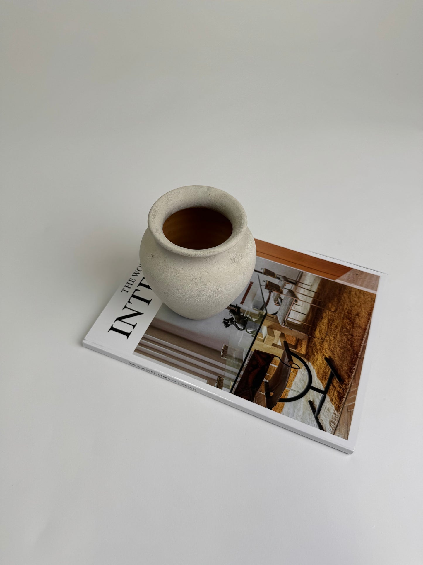 Up-cycled  |  light beige /off-white small classic urn