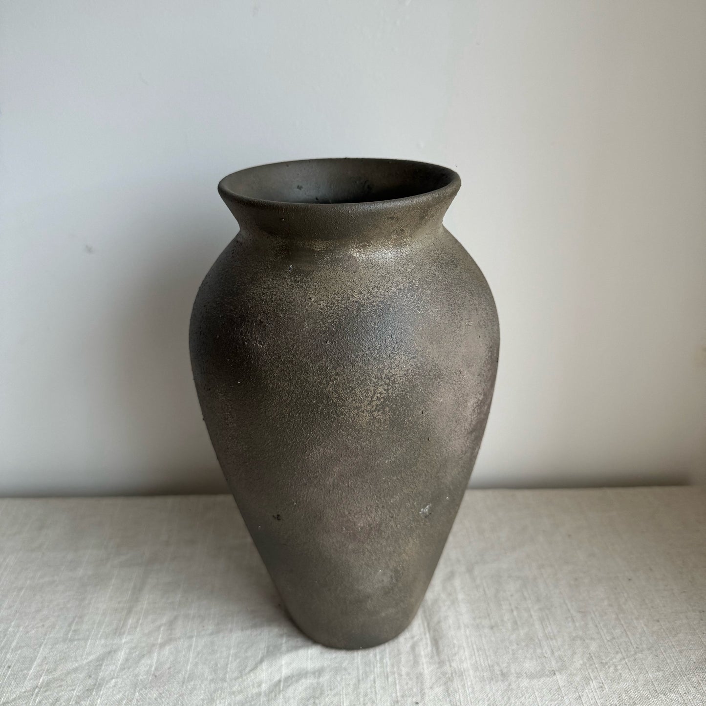 EARTH  |  dark brown classic slim vase