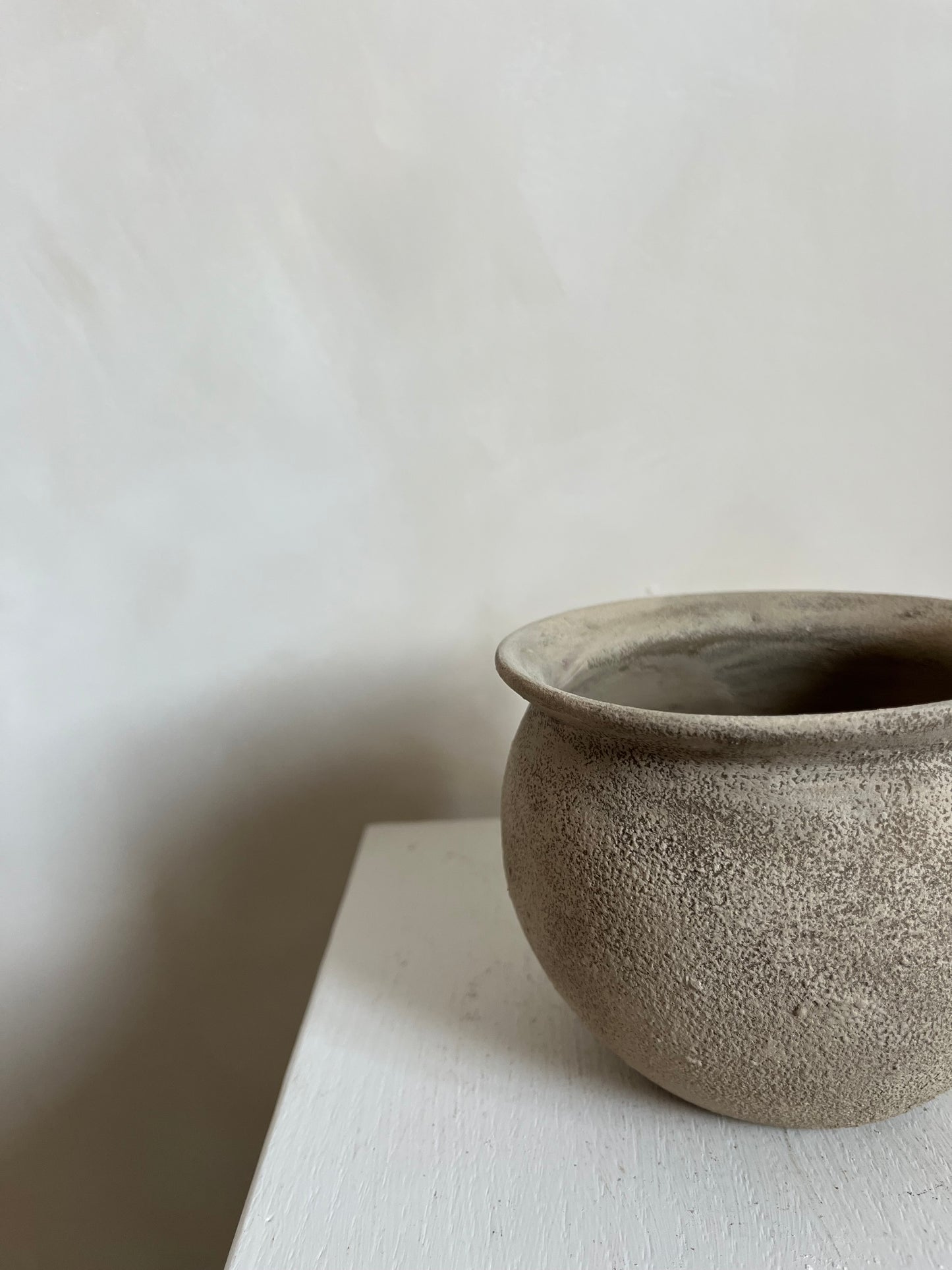 EARTH  |  light brown textured pot