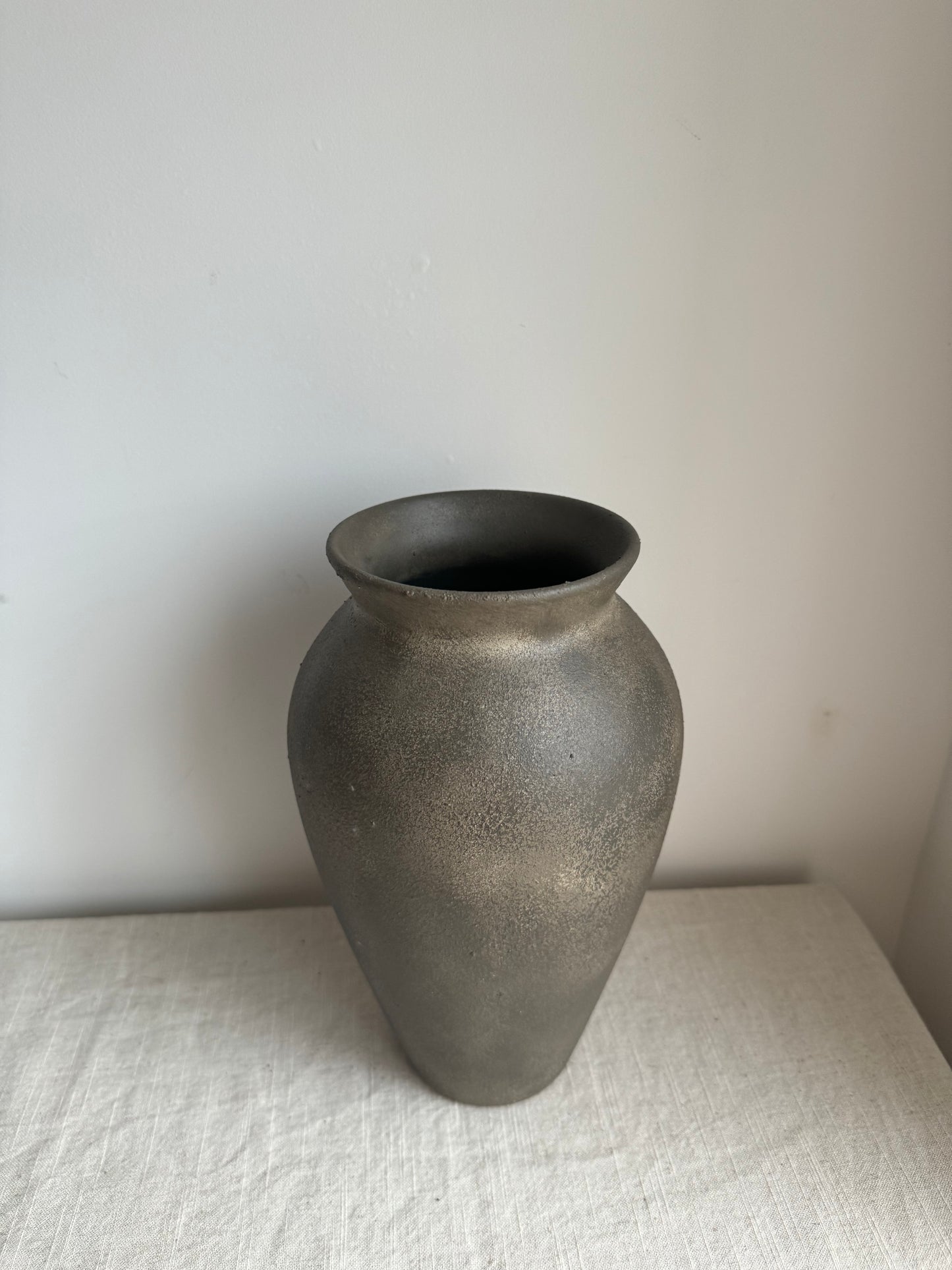 EARTH  |  dark brown classic slim vase