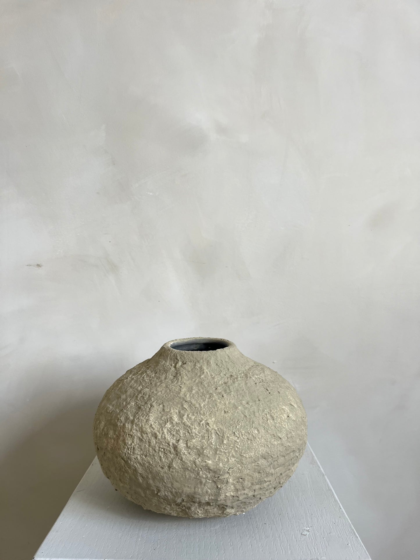 EARTH  | beige heavy texture rounded vase