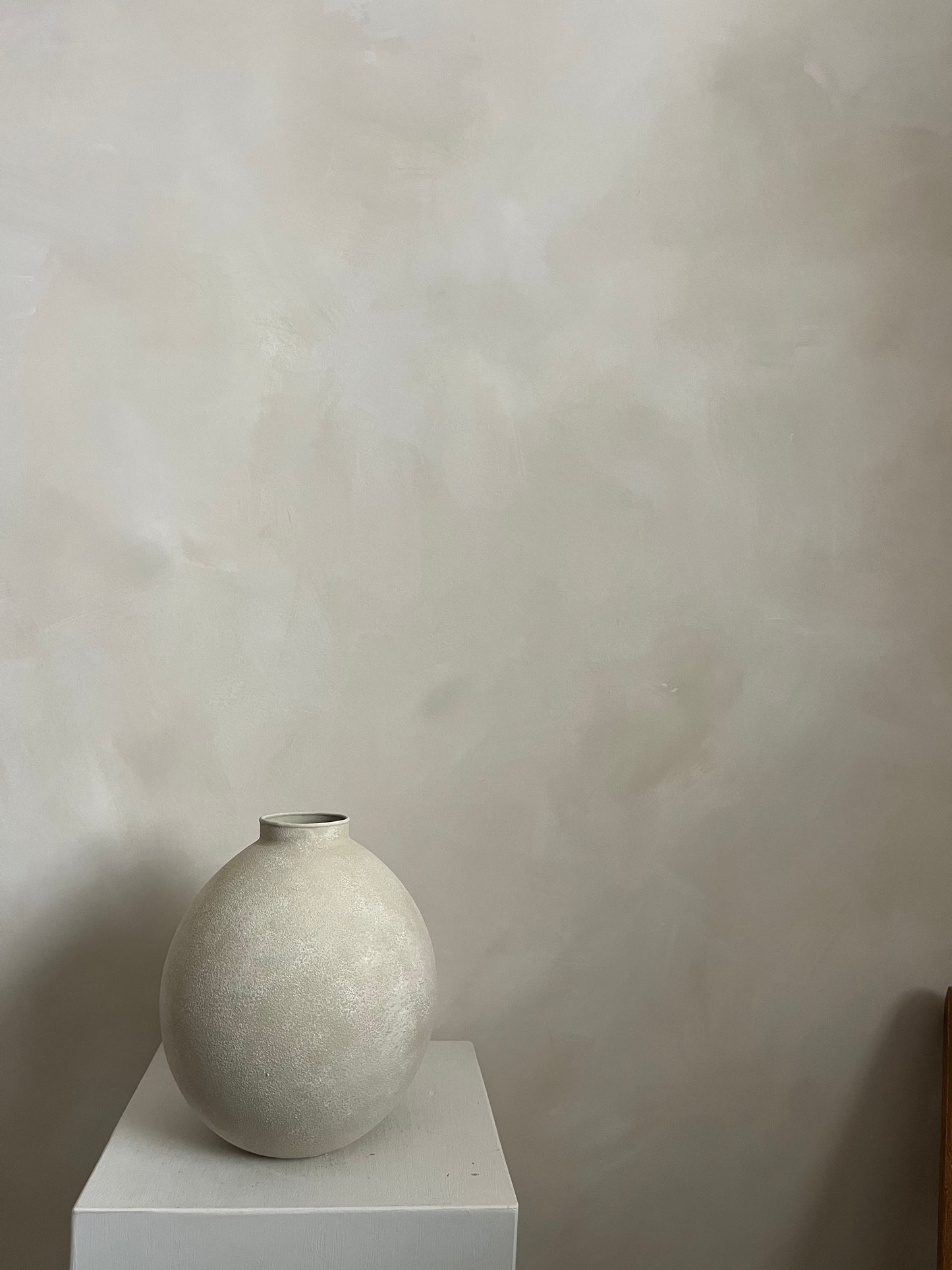 CLOUD  |  light beige rounded vase