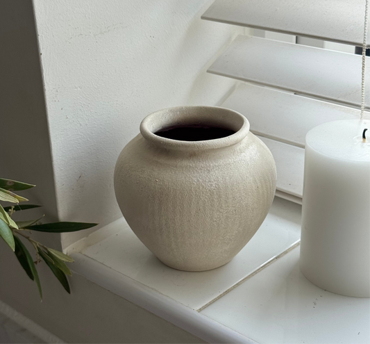 Up-cycled  |  soft beige line detail rounded pot