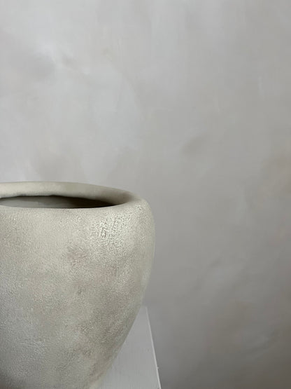Up-cycled  |  light beige stone-effect pot