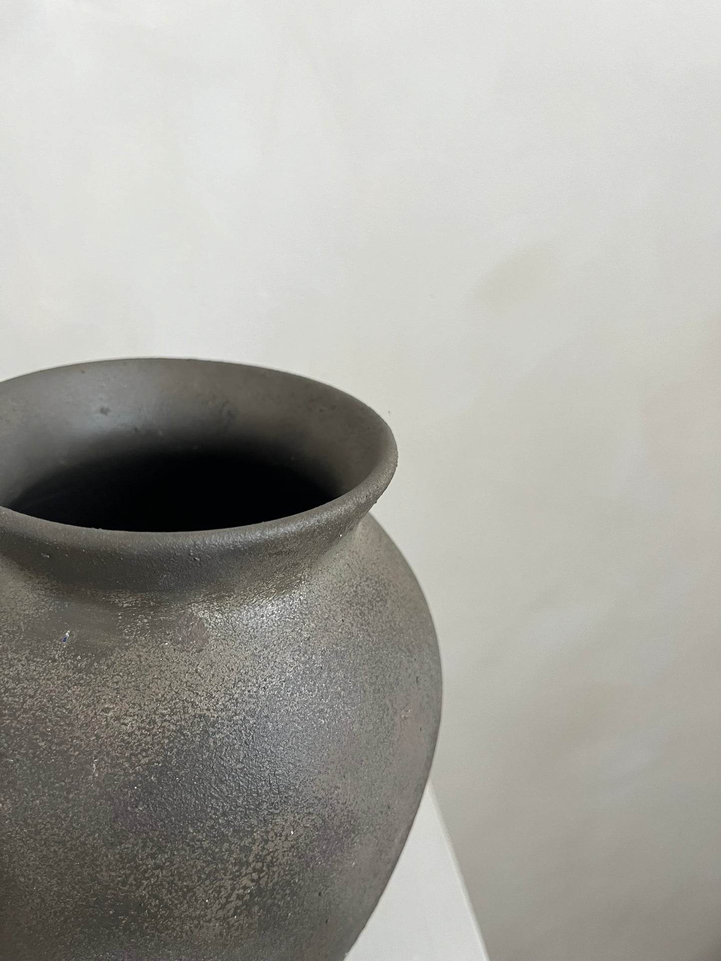 EARTH  |  dark brown classic slim vase