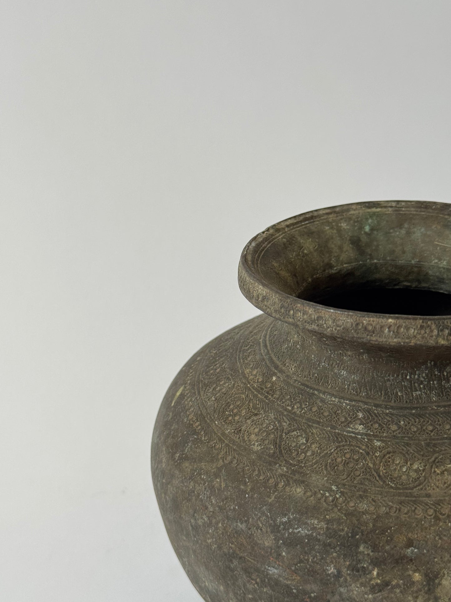 Round Antique Brass Pot