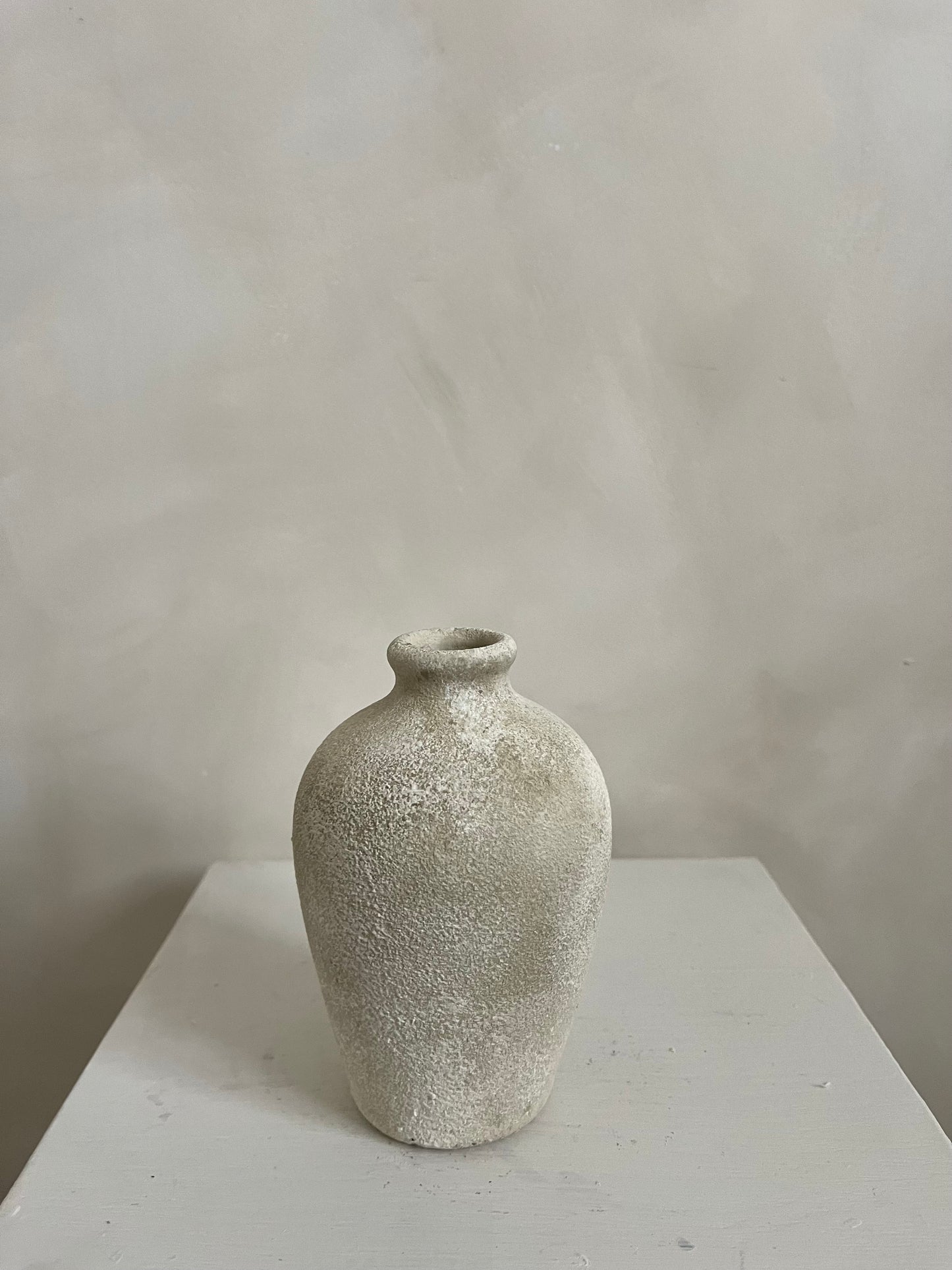 CLOUD  |  small classic stone-effect pot