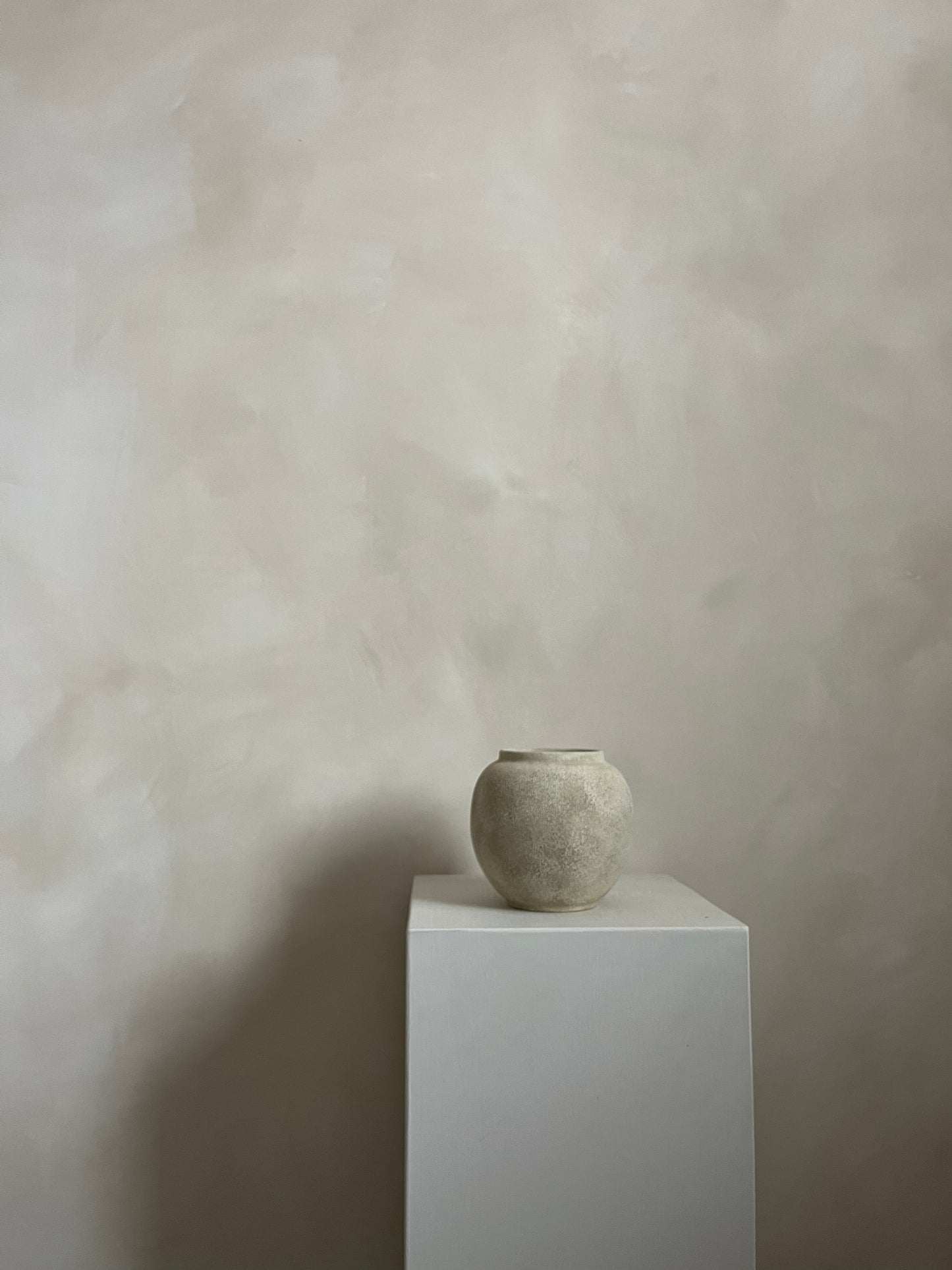 CLOUD  |  small beige textured vase