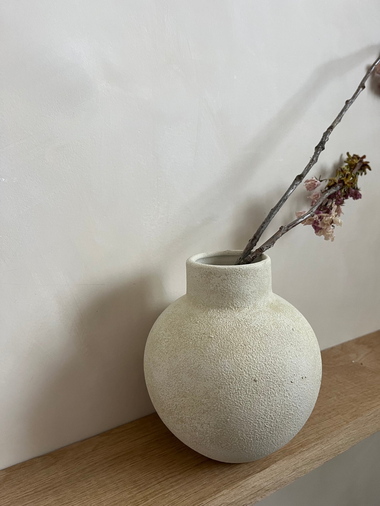 CLOUD  |   light beige rounded stone effect vase