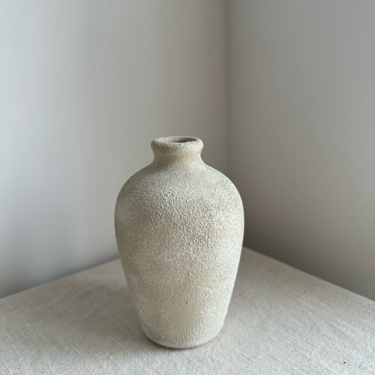 CLOUD  |  small classic stone-effect pot