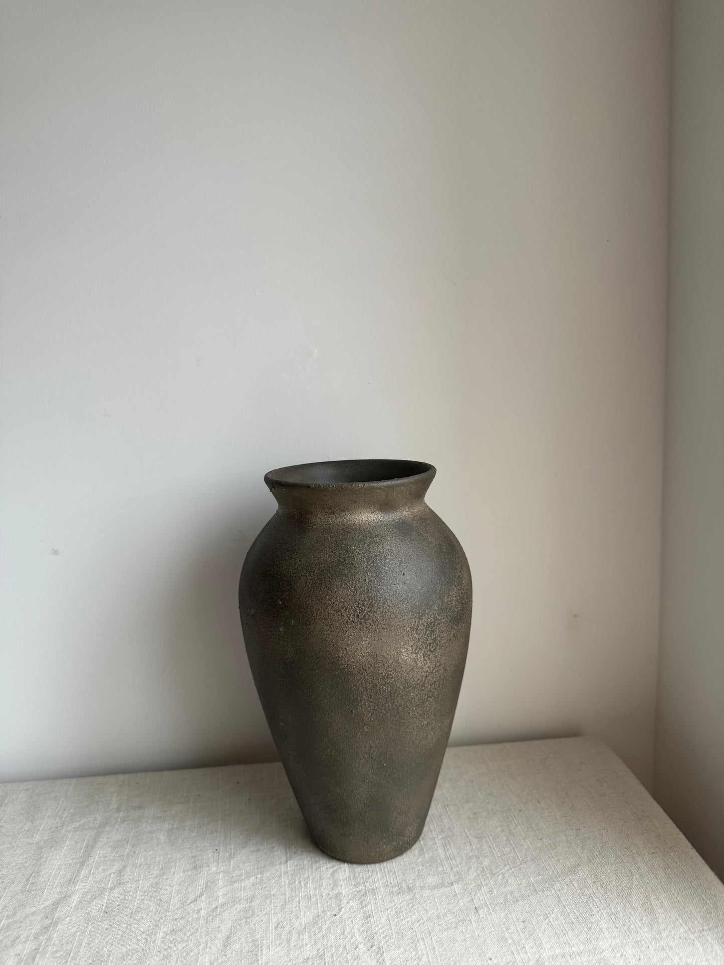 EARTH  |  dark brown classic slim vase