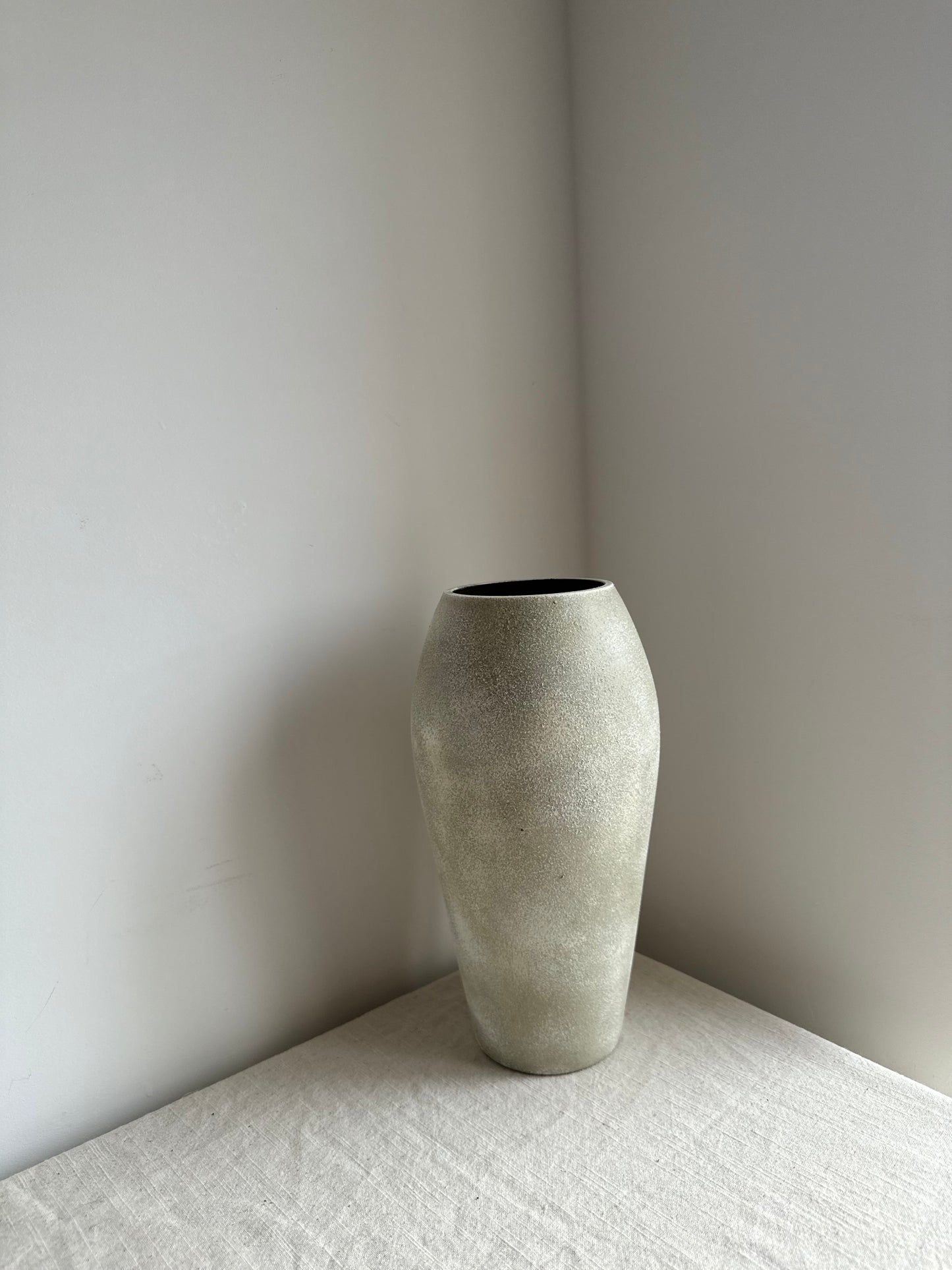 CLOUD  |  light greige stone effect vase