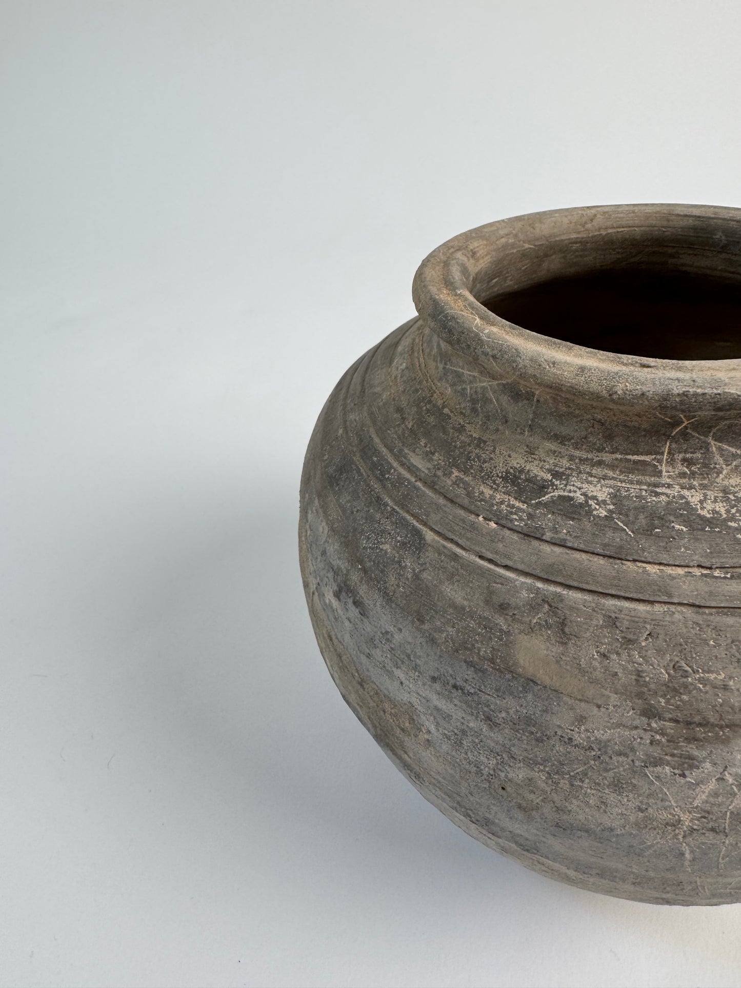 Rounded Nong Phai pot