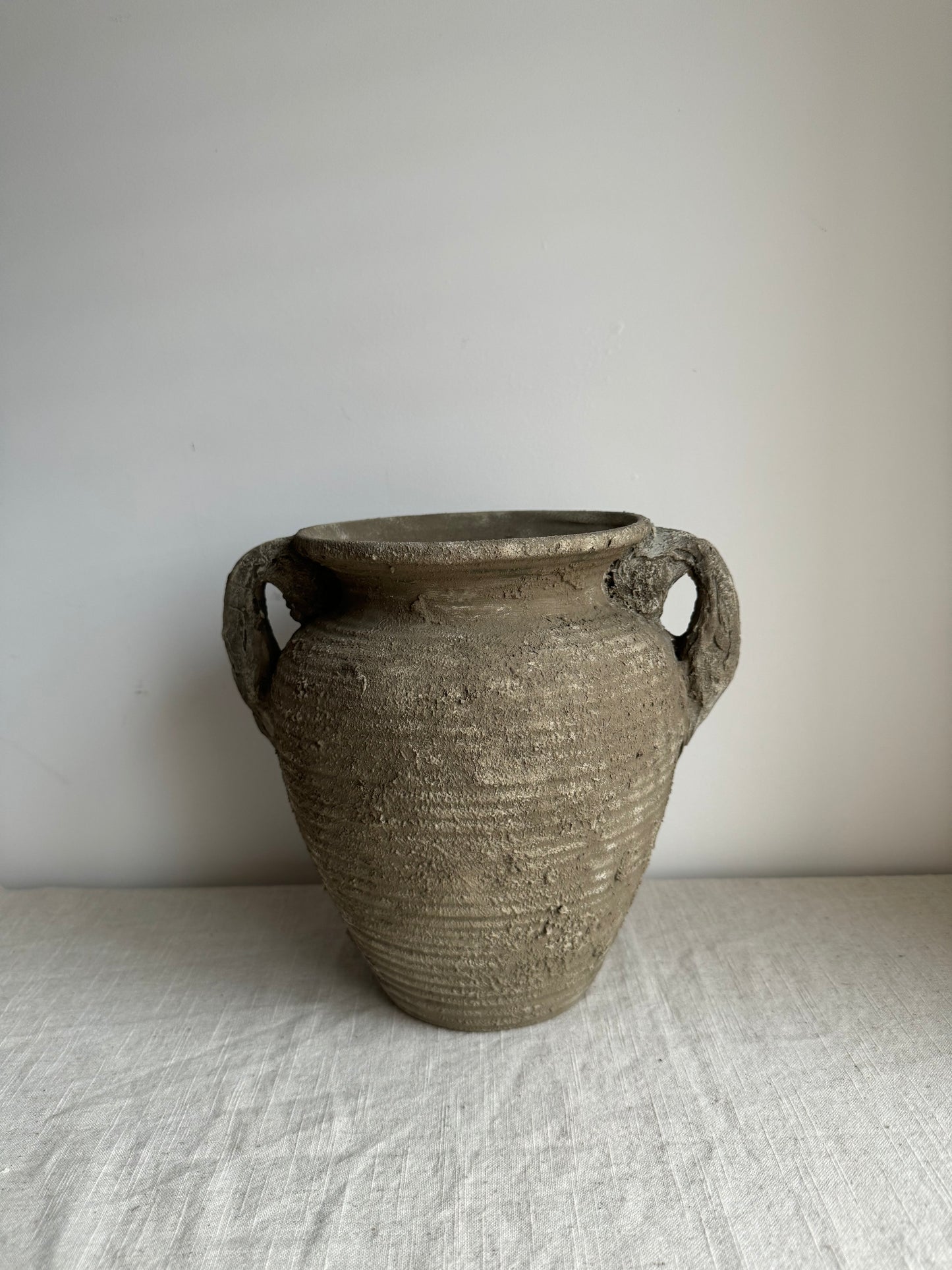 EARTH  |  textured earthy handled pot